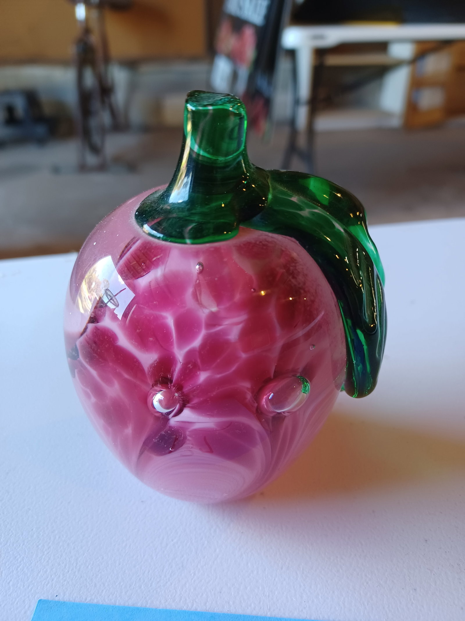 Artglass paperweight Apple / Prestige Art Glass 1997 - 2