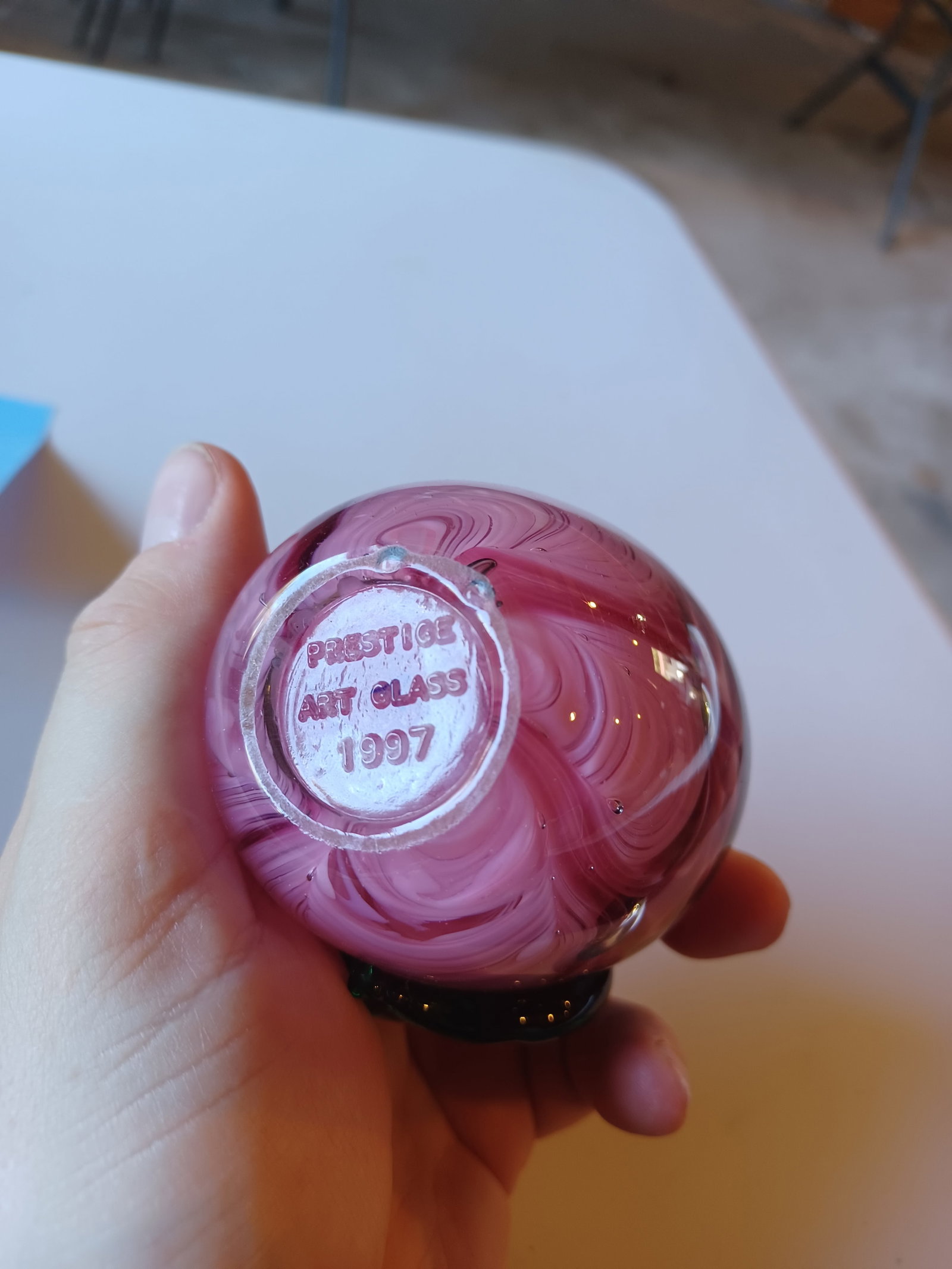 Artglass paperweight Apple / Prestige Art Glass 1997 - 4