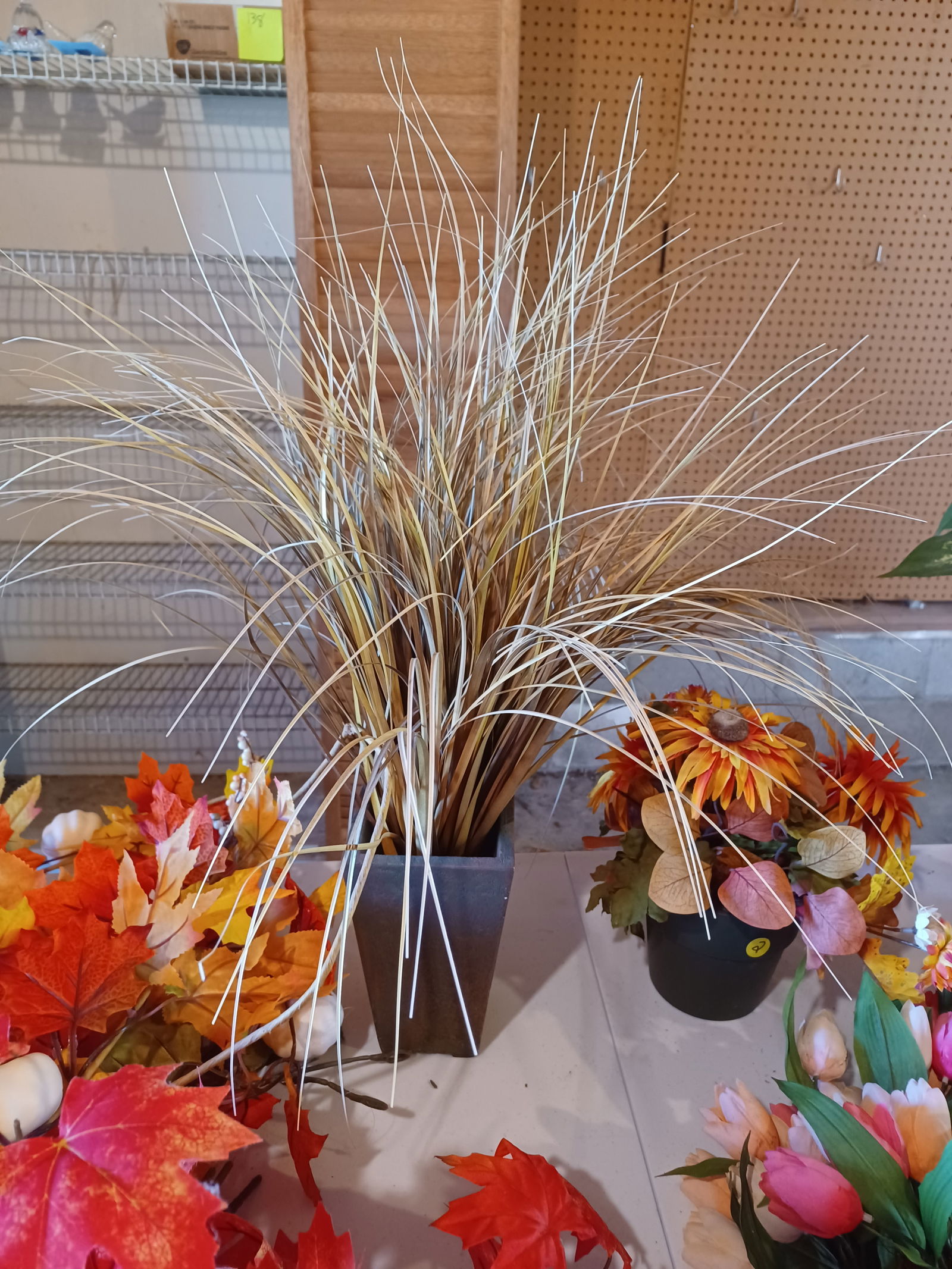 Large Floral Lot / All seen on table top / table not included - 5