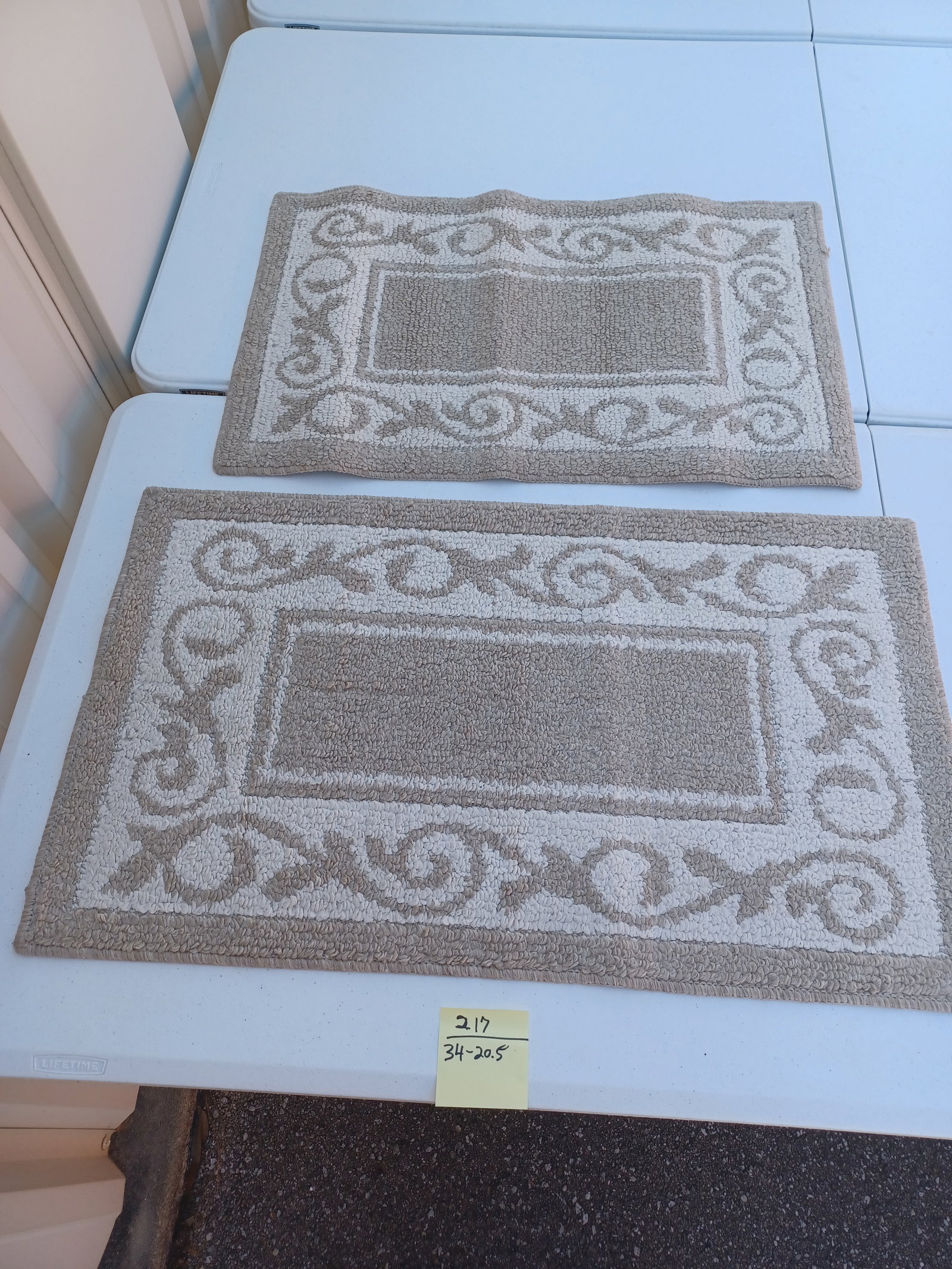 Pair of Small Rugs: Pair of Small Rugs