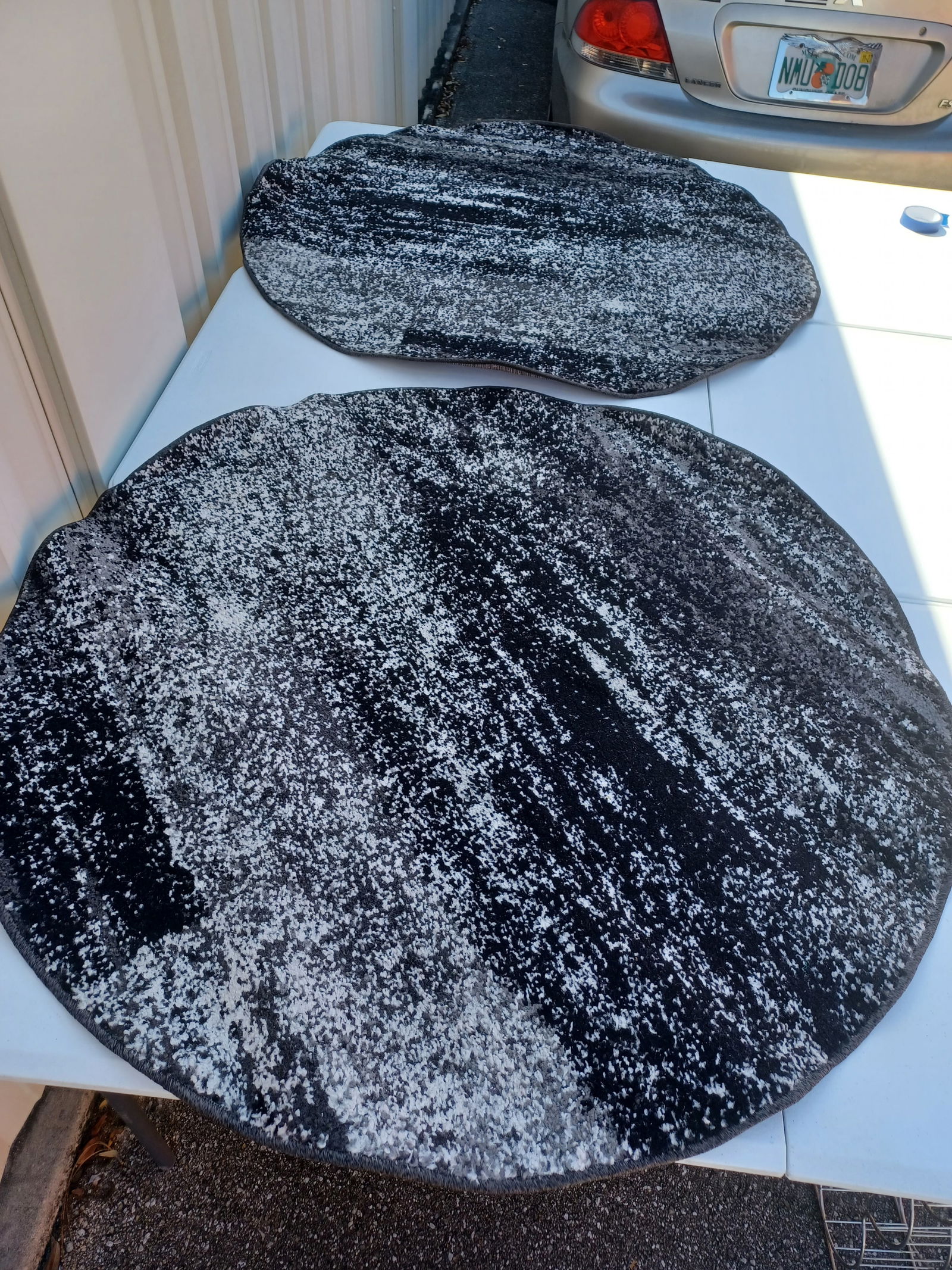 Matching Pair of Oval Area Rugs: Matching Pair of Oval Area Rugs