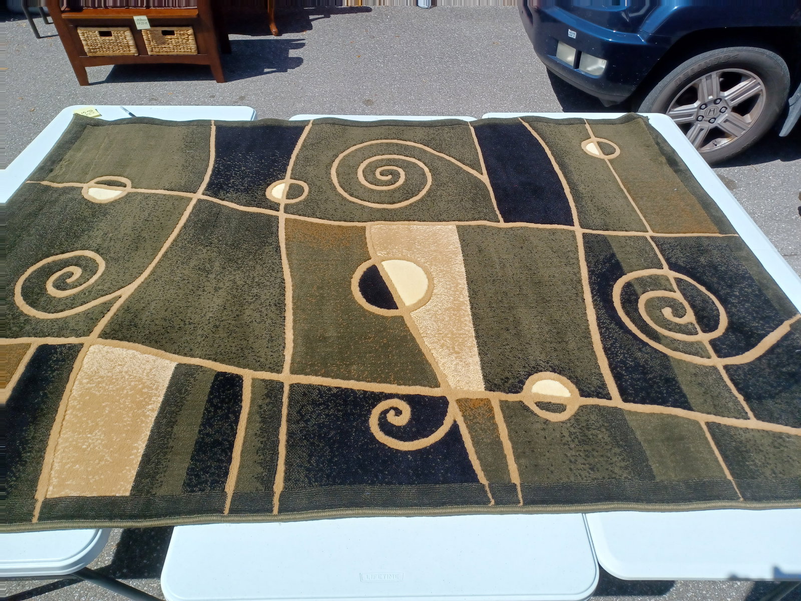 Large Area Rug: Large Area Rug