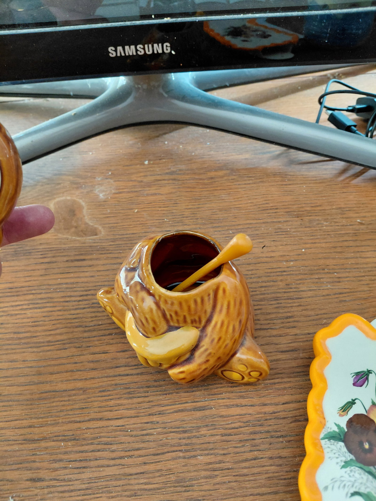 Lot of Honey Pots and Wall Vase - 6