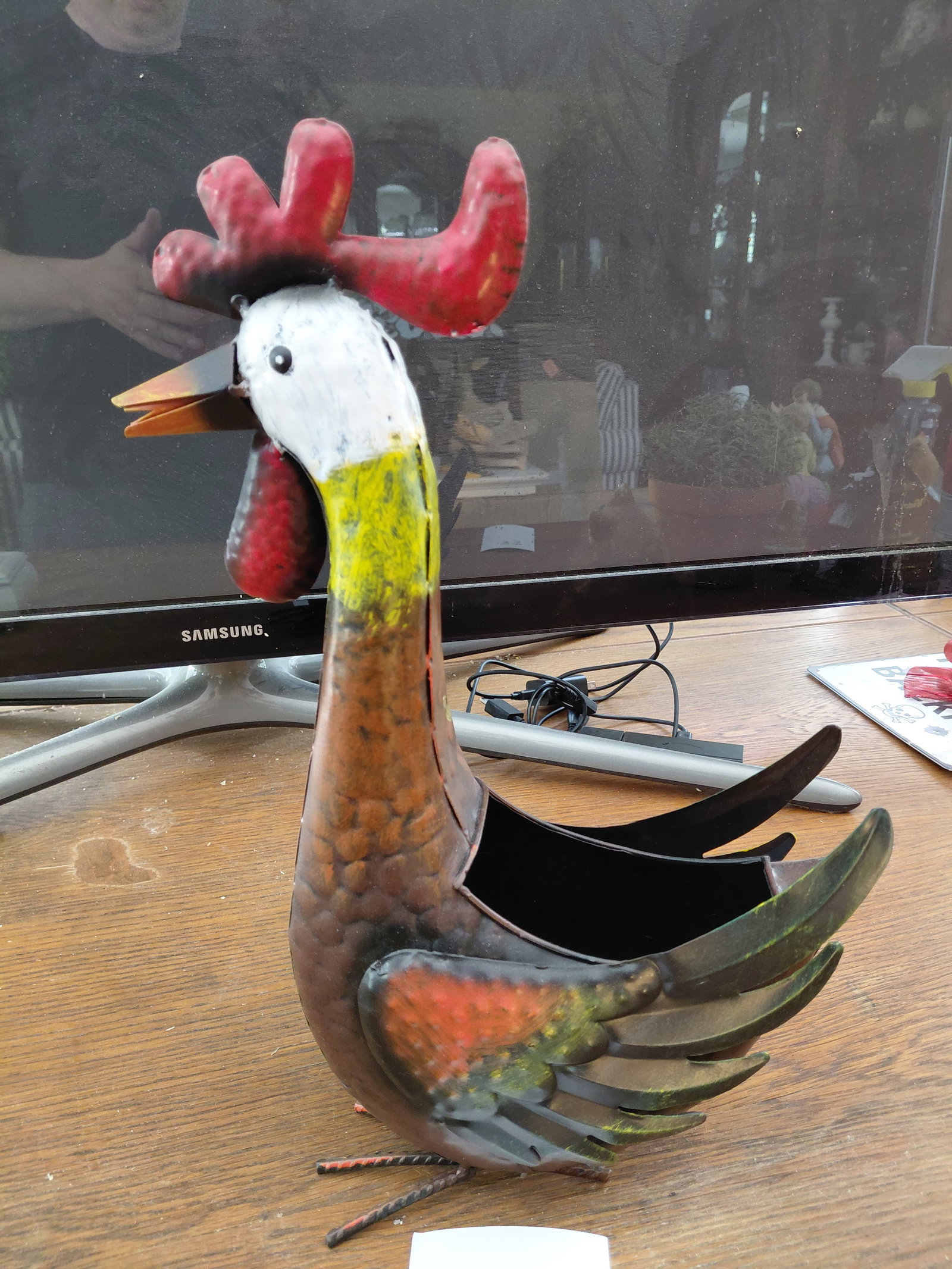 Large Metal Chicken Planter: Large Metal Chicken Planter