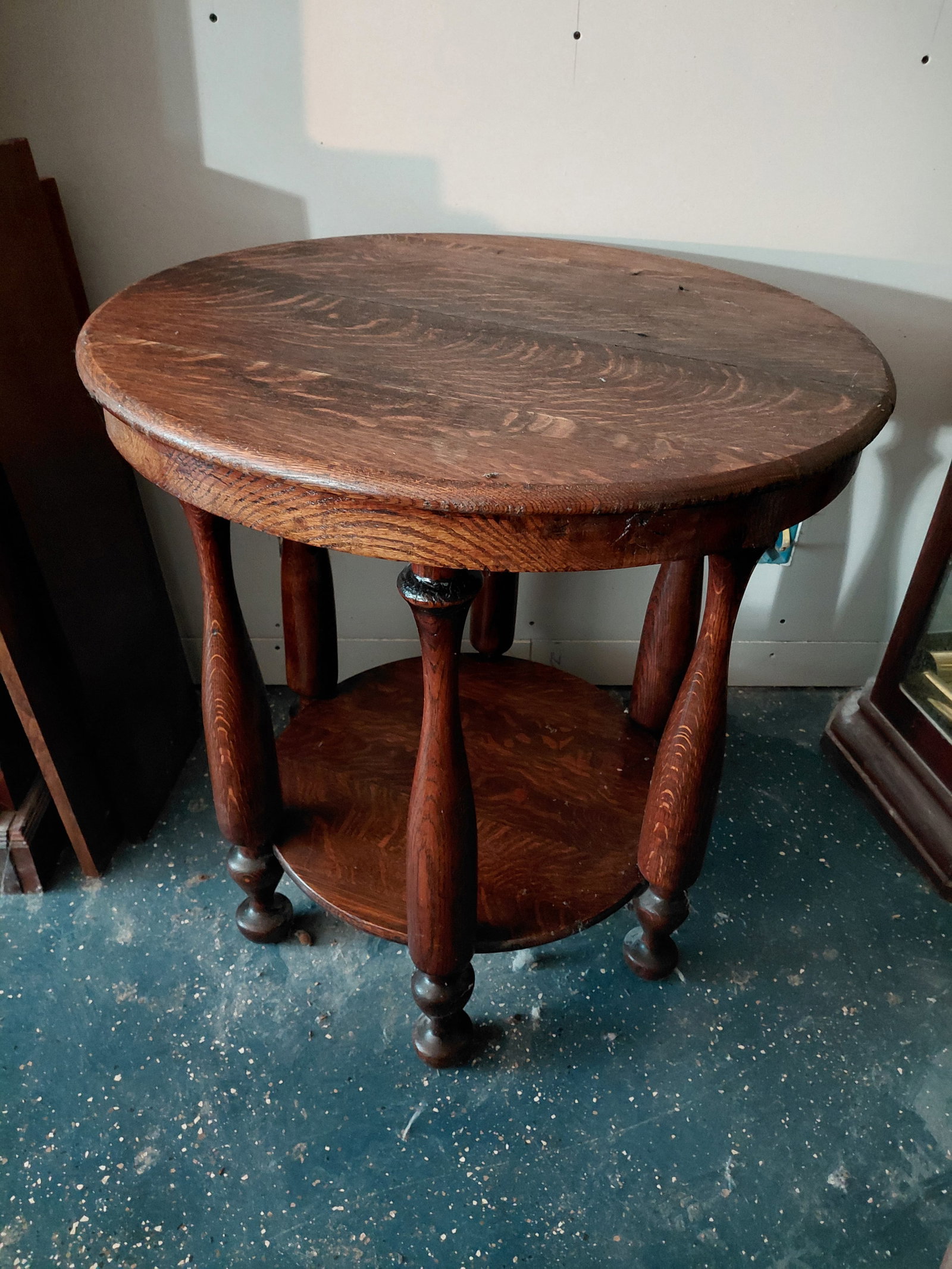 Rare 6 Legged Early 1900s Quarter Saw Oak Parlor Table (1 of 7)