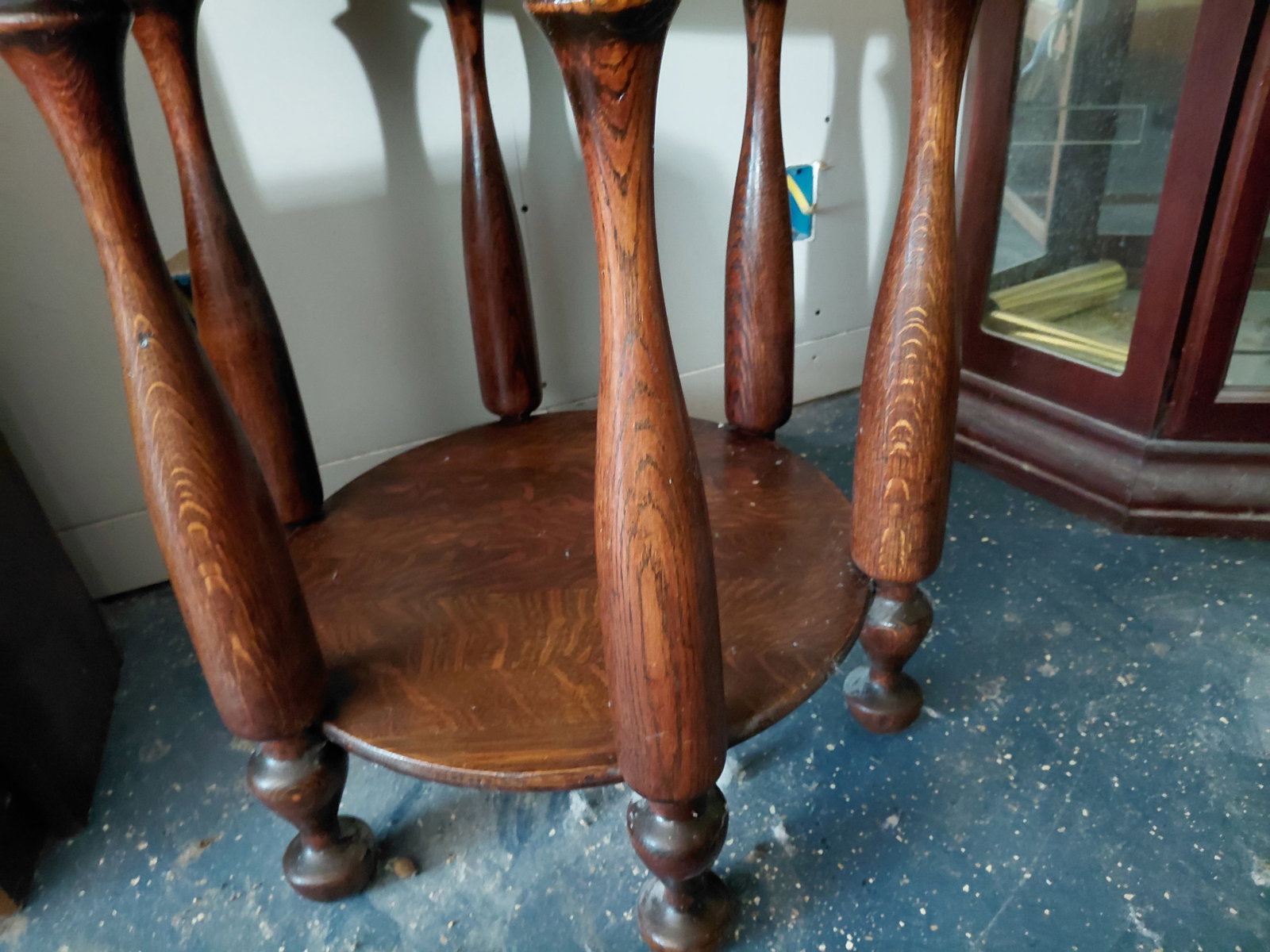 Rare 6 Legged Early 1900s Quarter Saw Oak Parlor Table - 6