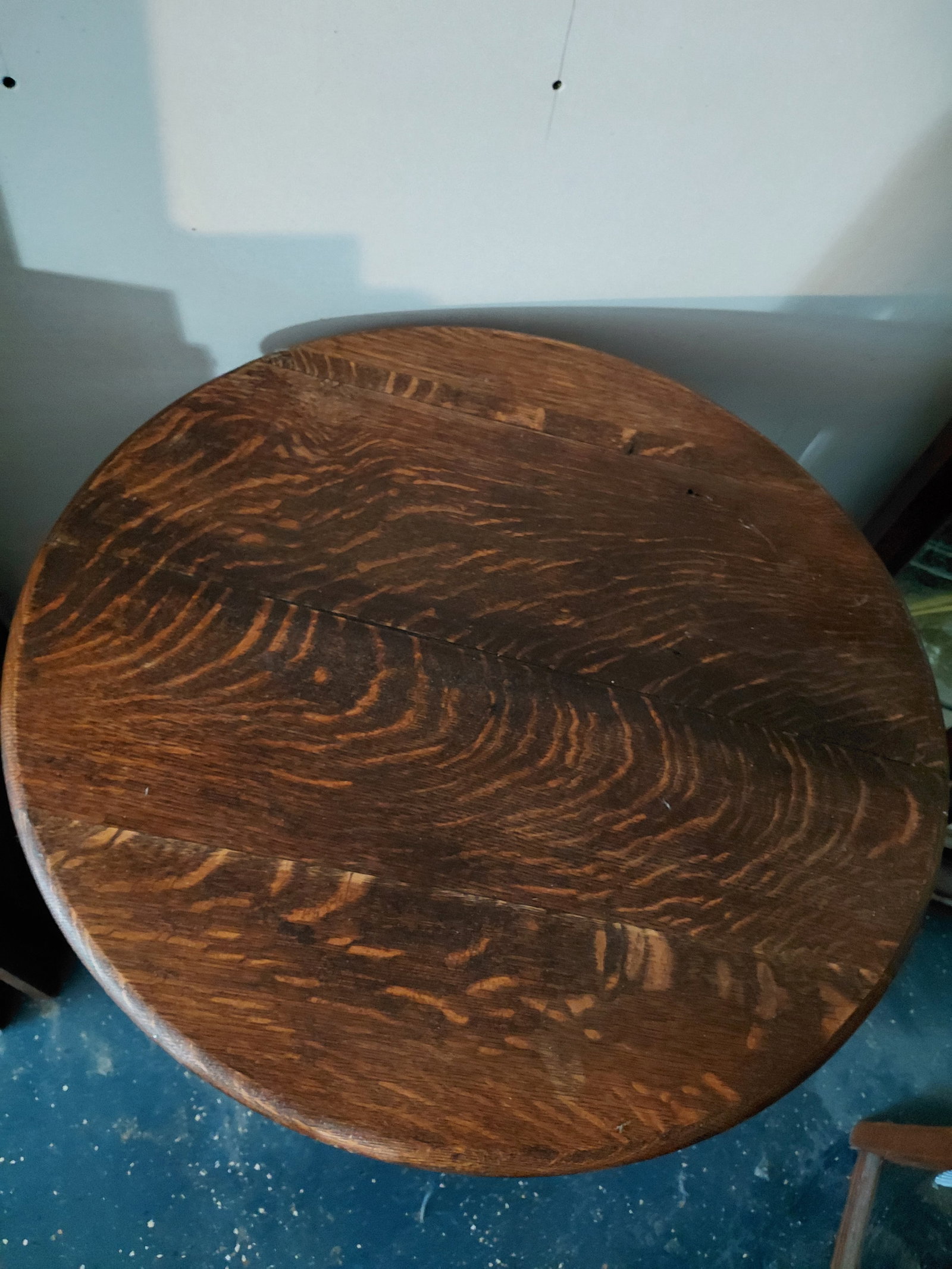 Rare 6 Legged Early 1900s Quarter Saw Oak Parlor Table - 7