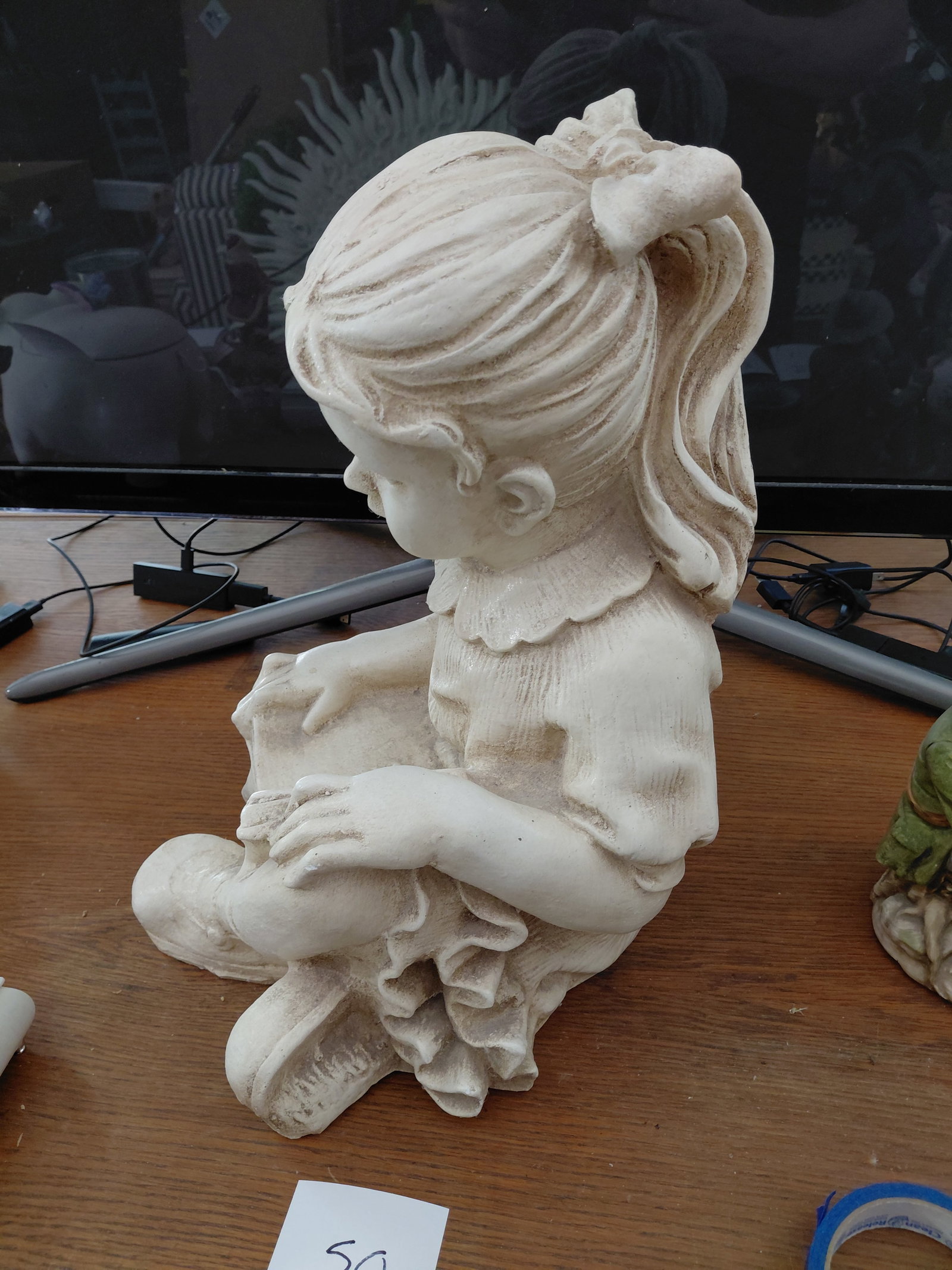 Girl Reading Statue / Ceramic - 4