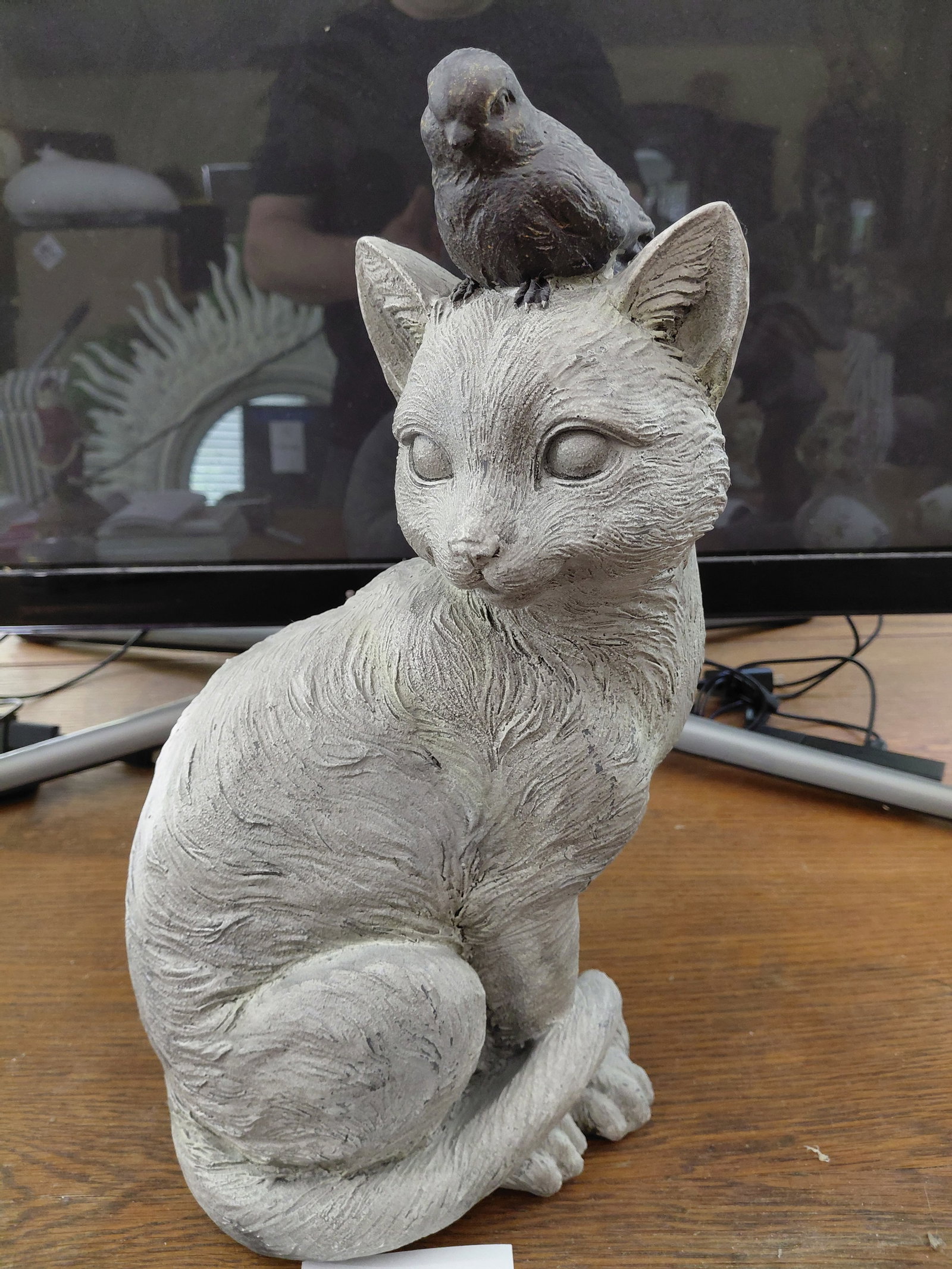 Large Resin Cat Statue: Large Resin Cat Statue