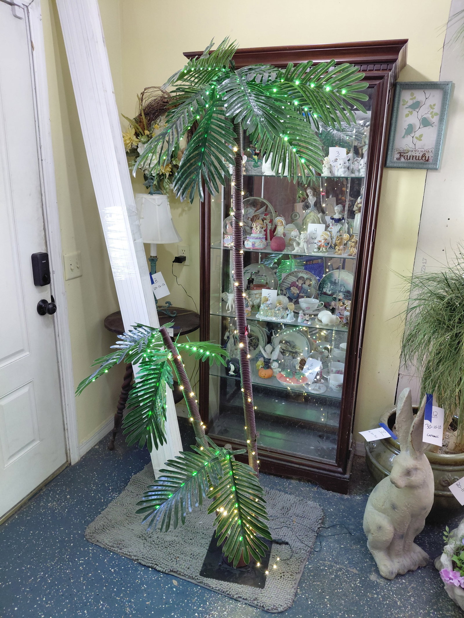 LED Palm Tree . Tested and works (1 of 6)