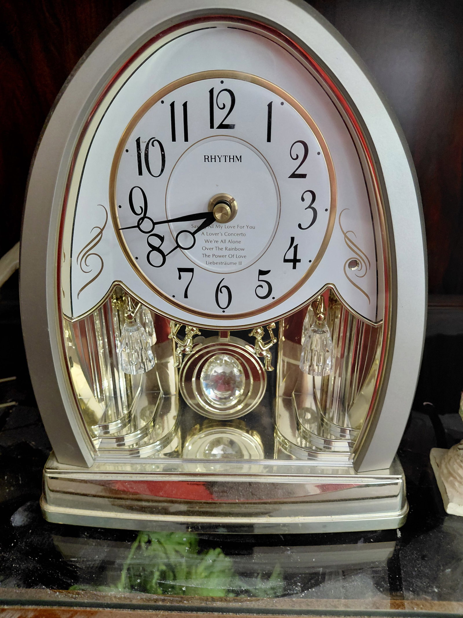 Shelf Contents / Clock Untested - 3