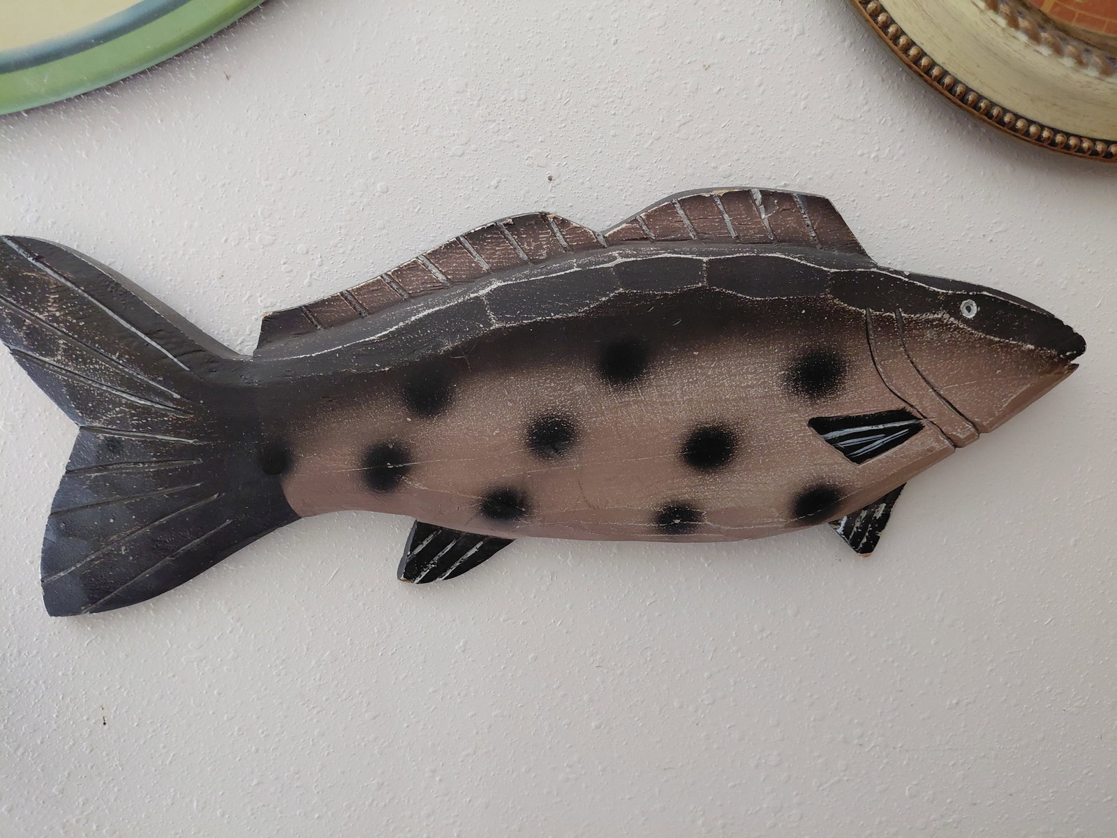 Lot Clock and Fish Wall Art - 3