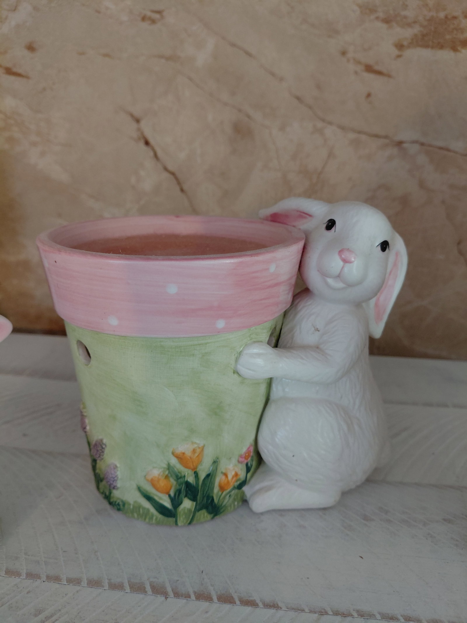 Lot of Bunnys Porcelain and a Scent Warmer - 2