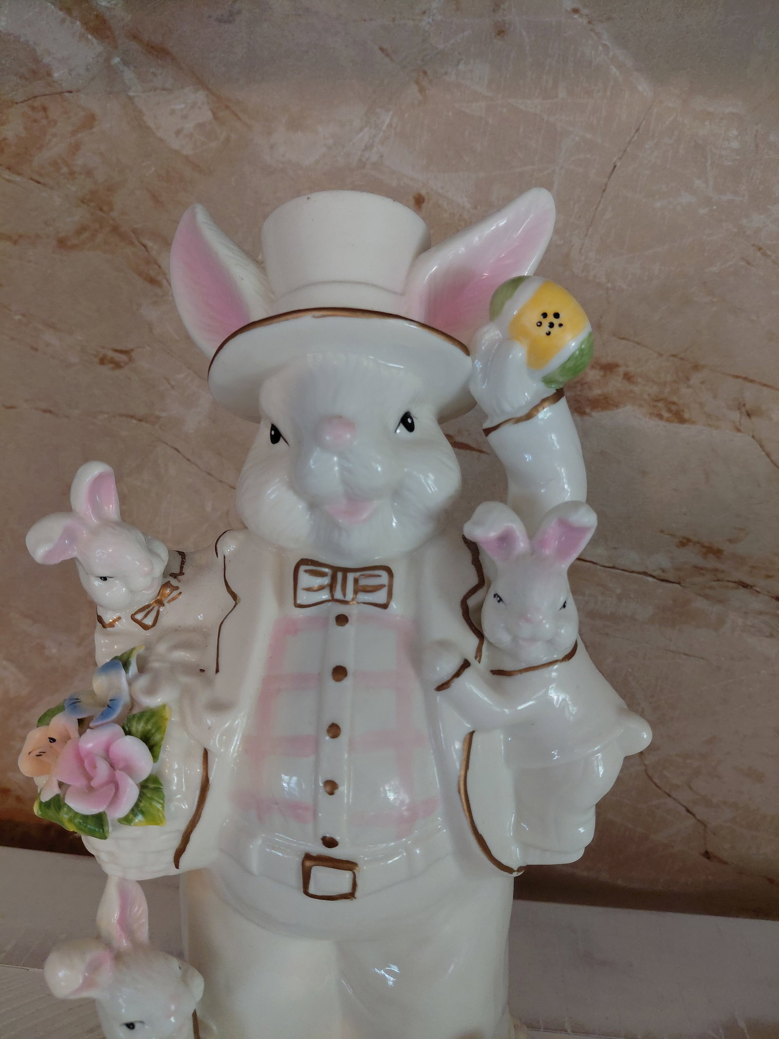 Musical Porcelain Bunny Statue / Works - 3