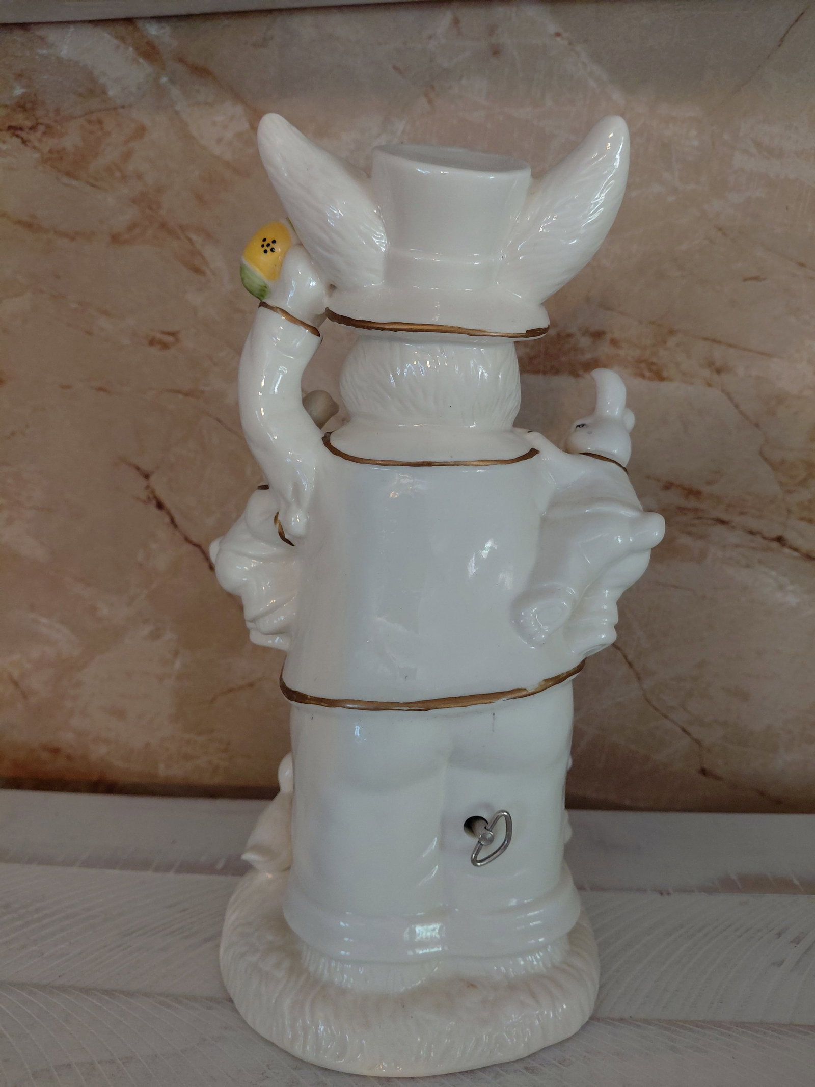 Musical Porcelain Bunny Statue / Works - 6