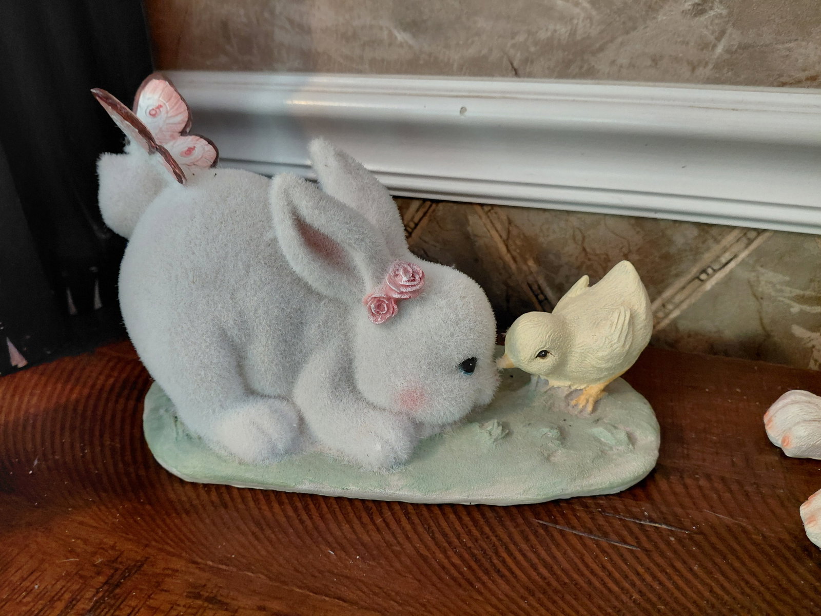 Lot of resin and Porcelain Bunnys - 5