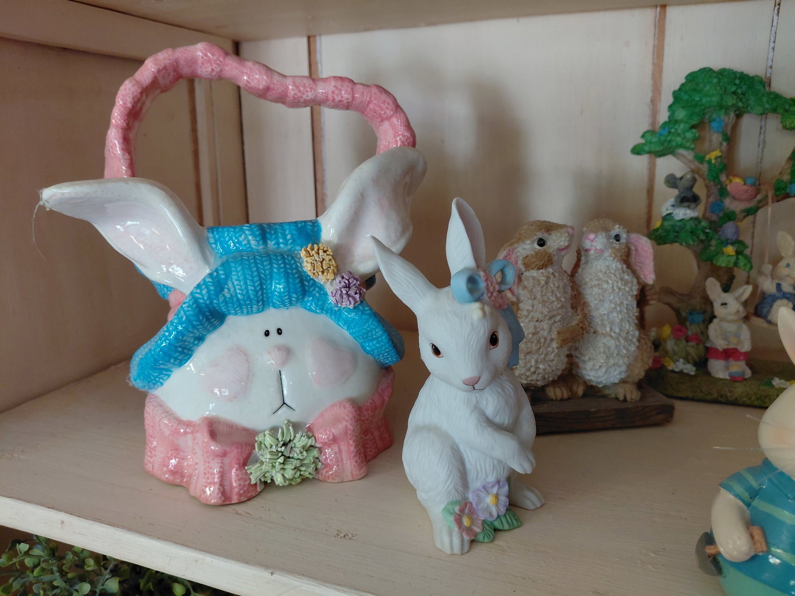 Lot of 10 Porcelain and Resin Rabbits - 7