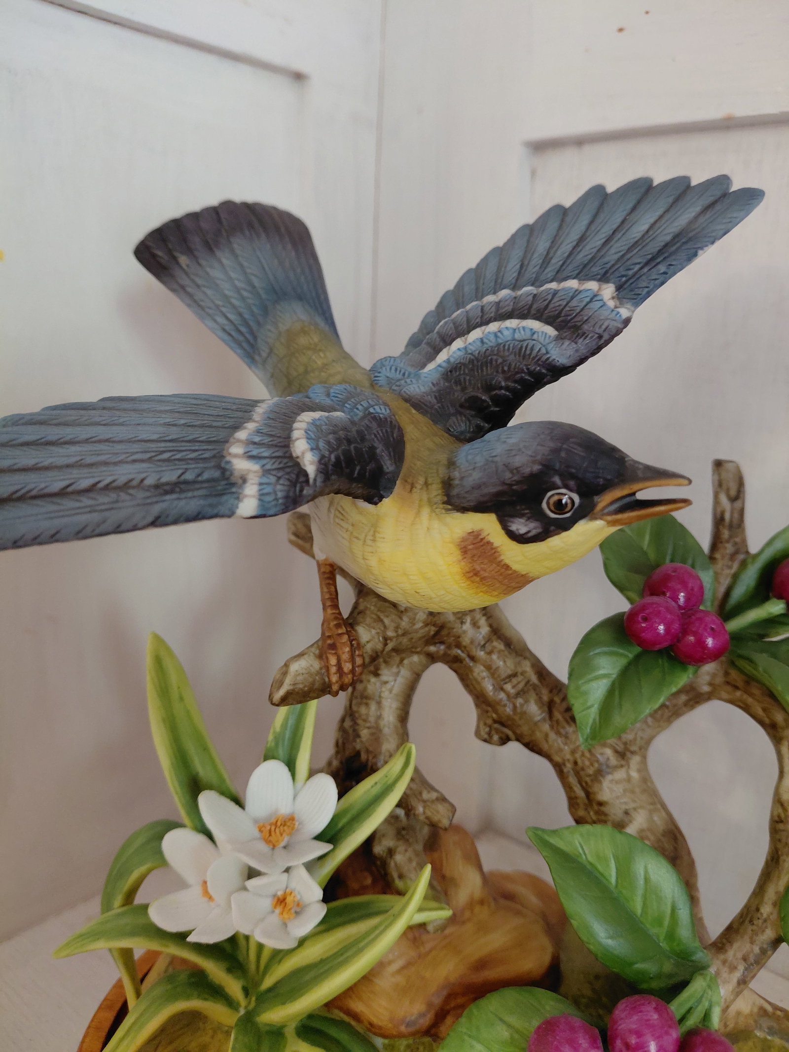 Andrea by Sadek Porcelain Statue / Parula Warbler - 3