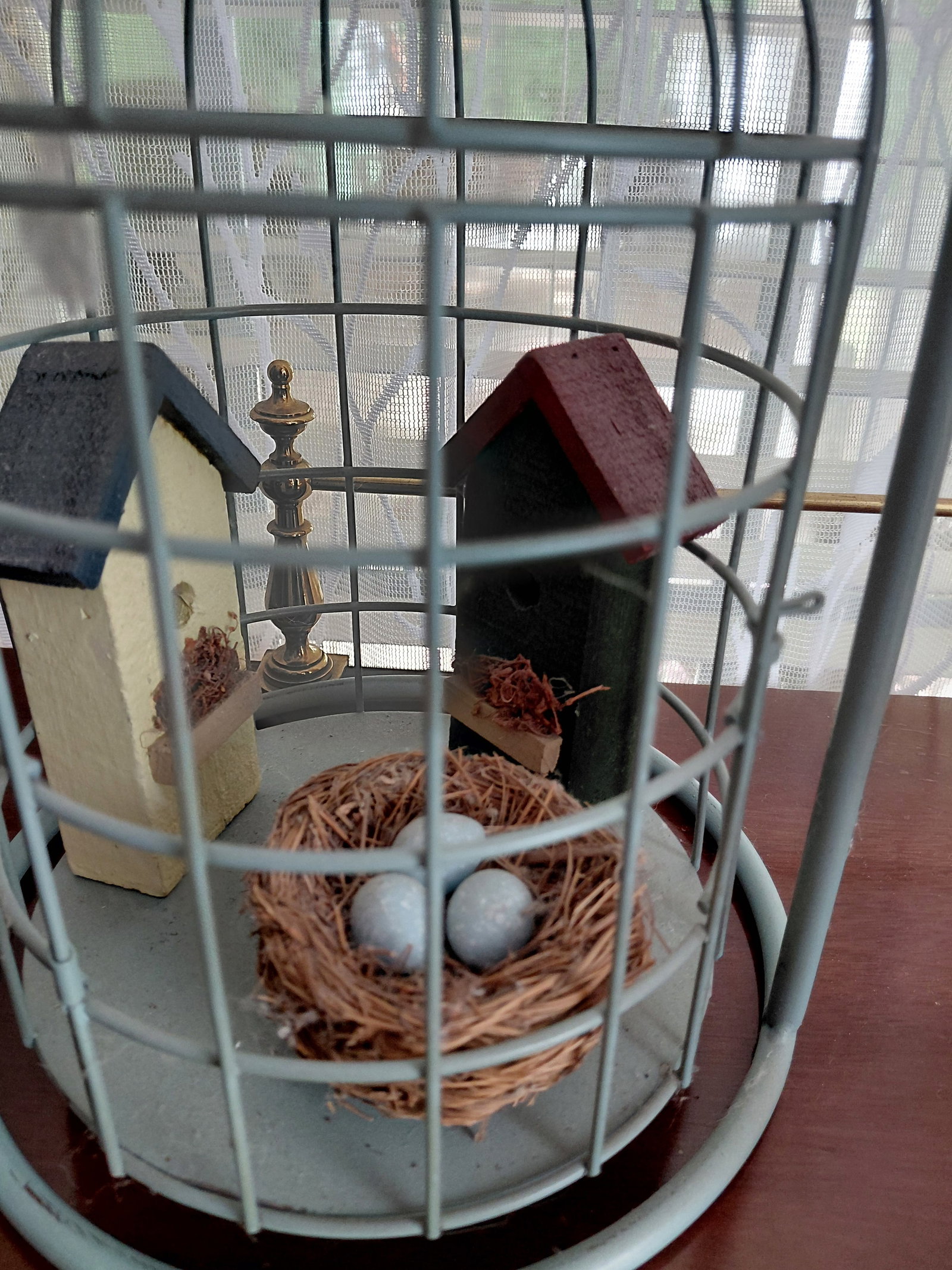 Decorative Metal Birdcage and contents - 3
