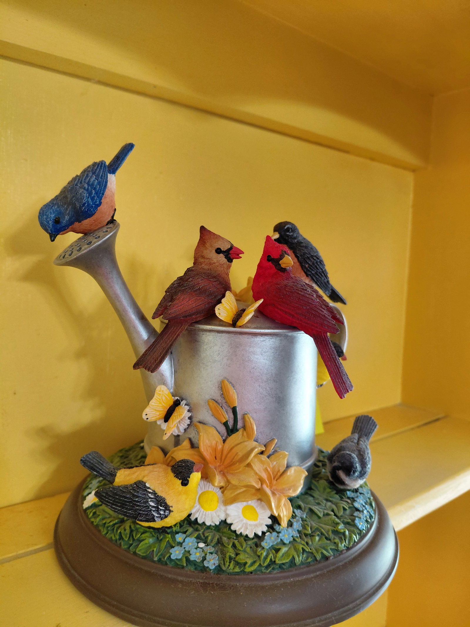 Bradford Exchange Garden Party Statue - 4