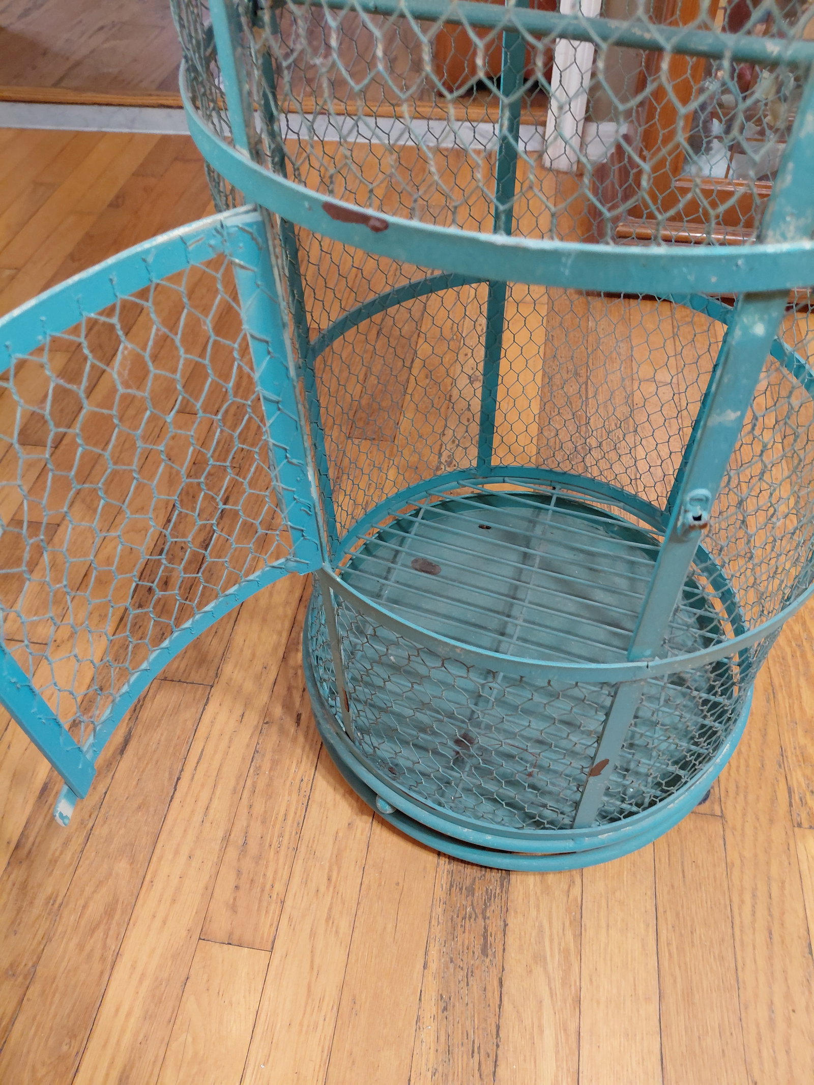 Tall and Heavy Metal Bird Cage - 7