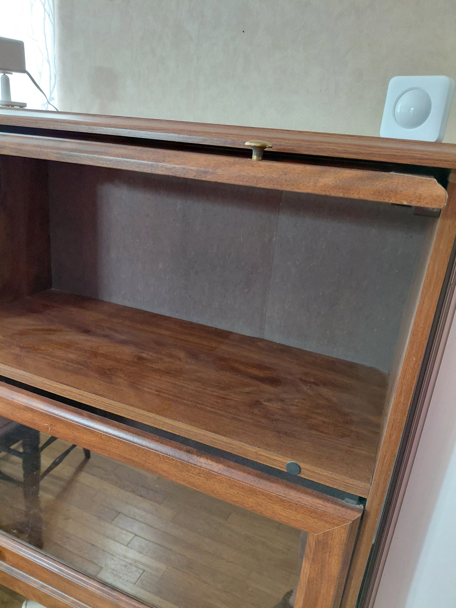 4 Shelf Contemporary Barristers Boocase / Condition isse as seen - 6