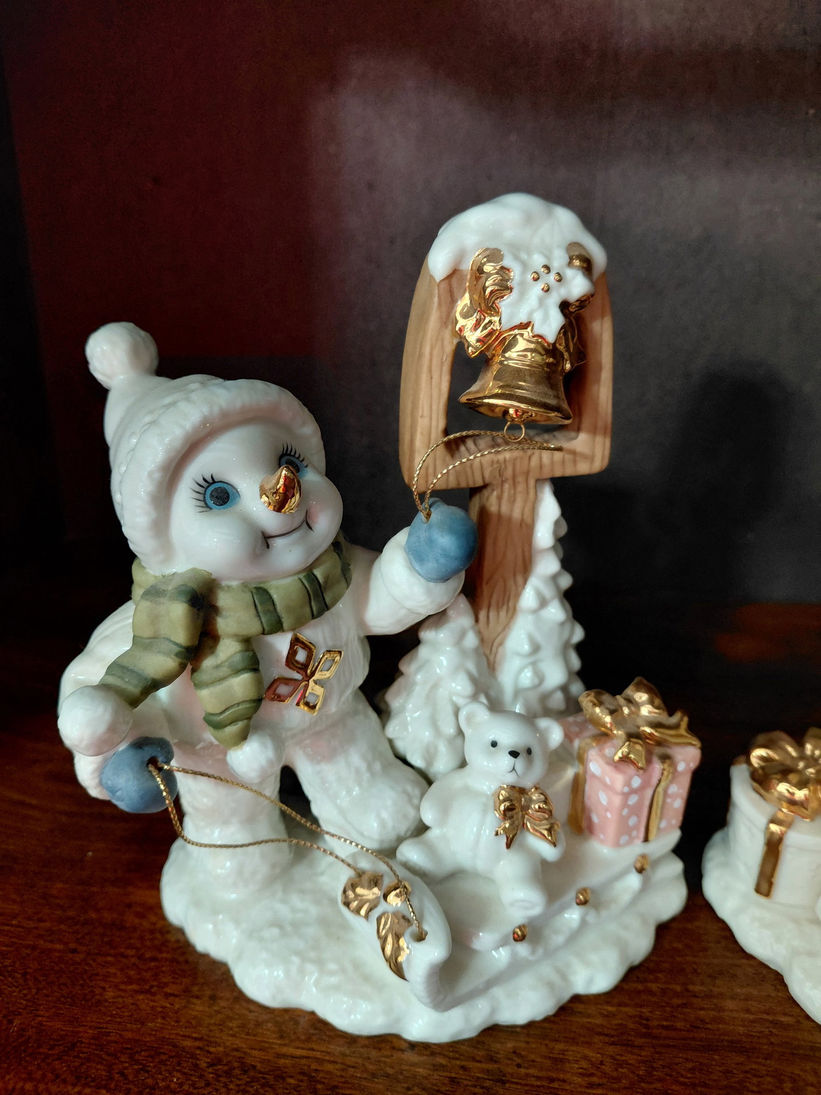 Large Porcelain Pair of Snowman & Woman Statues - 3
