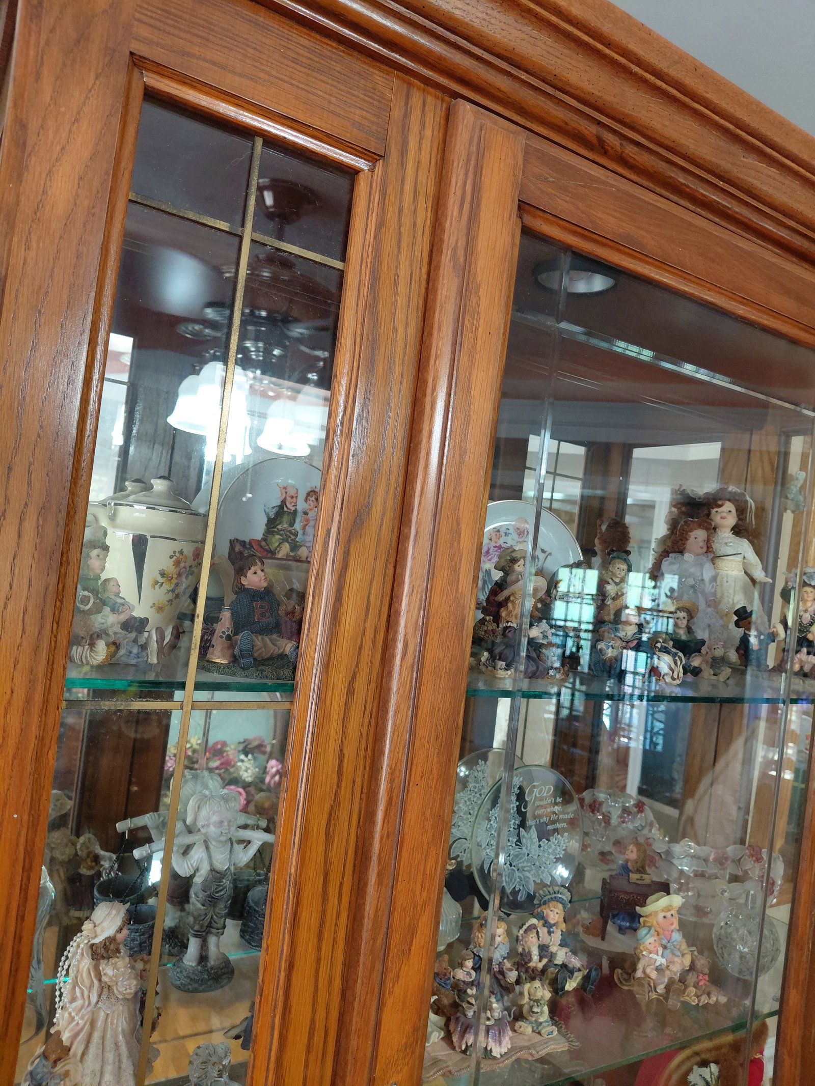 Large Showcase / contents not included - 4