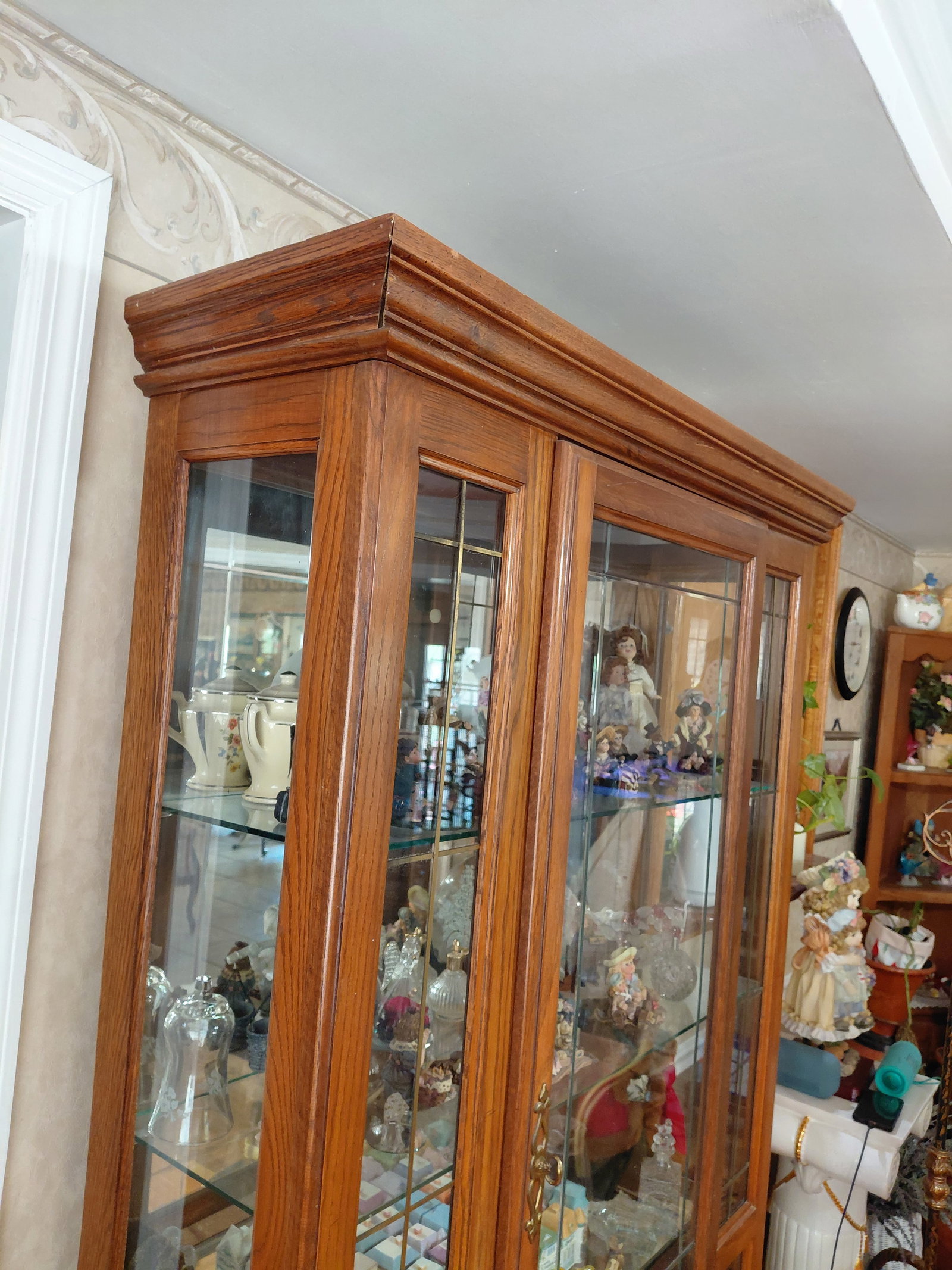 Large Showcase / contents not included - 6