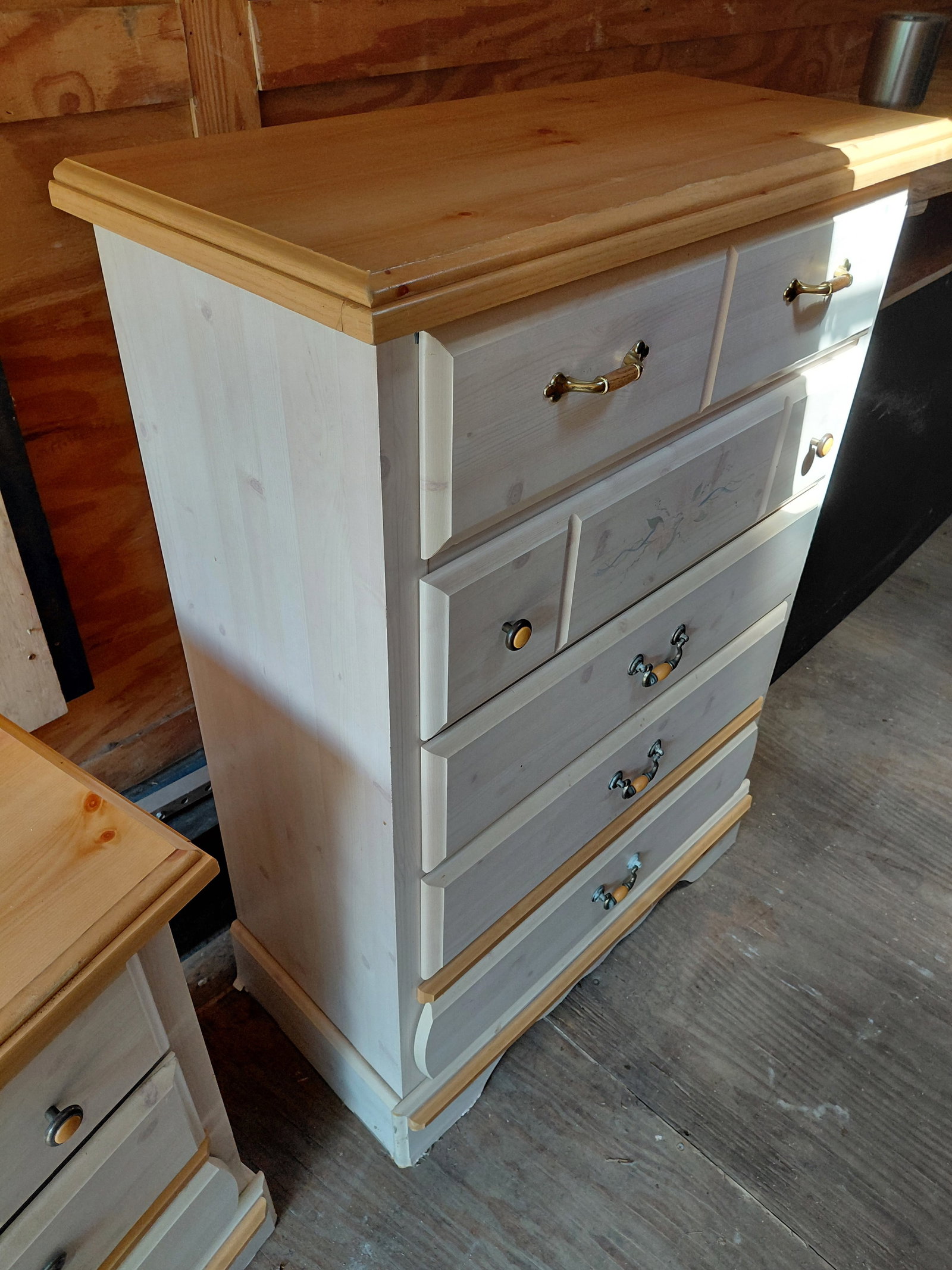 Kathy Ireland Home Chest of Drawers / condition issues as seen - 3