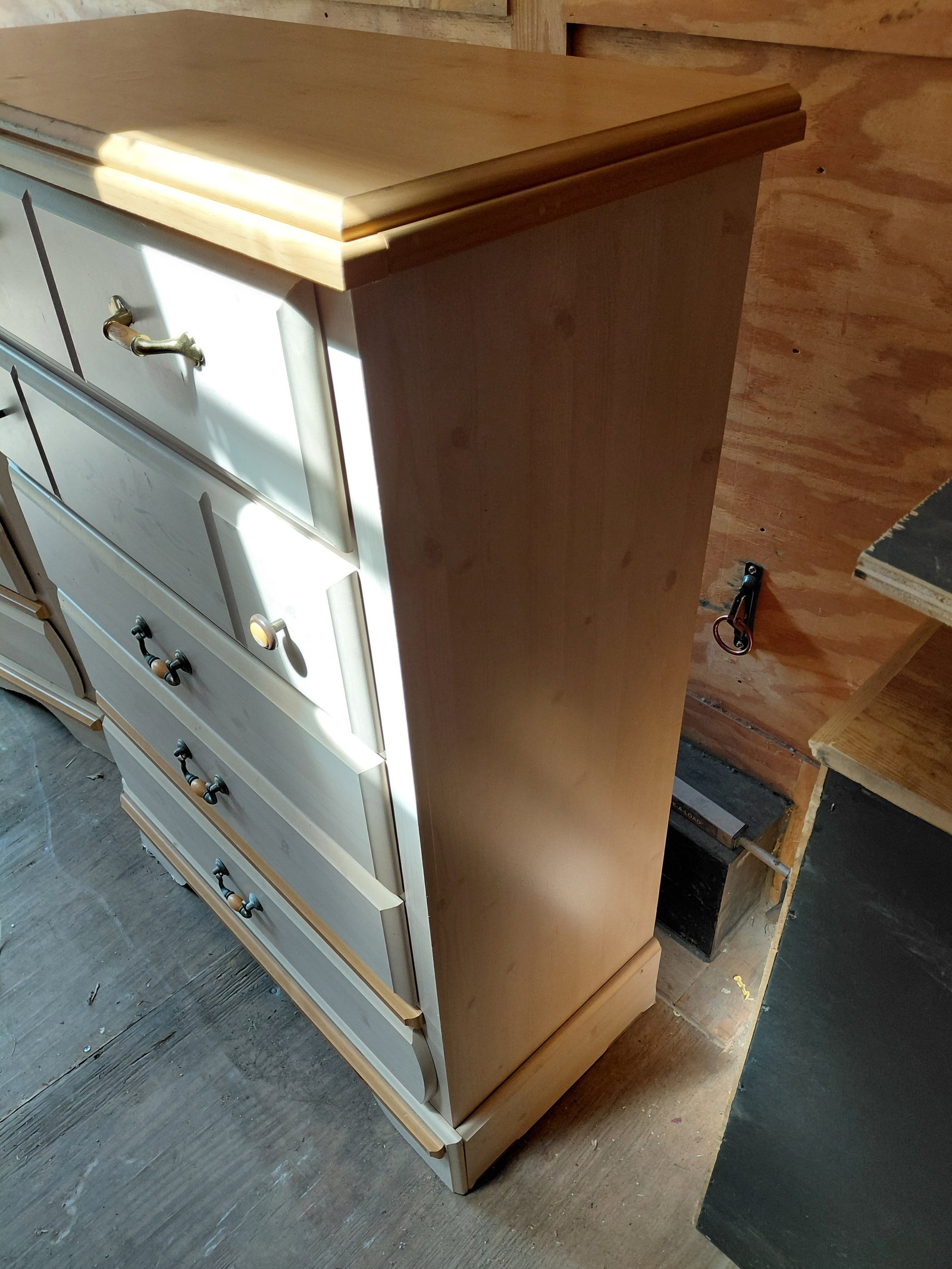 Kathy Ireland Home Chest of Drawers / condition issues as seen - 4