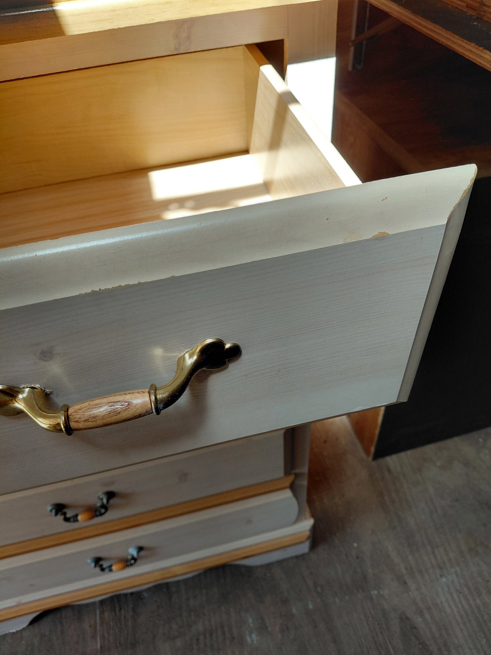 Kathy Ireland Home Chest of Drawers / condition issues as seen - 7