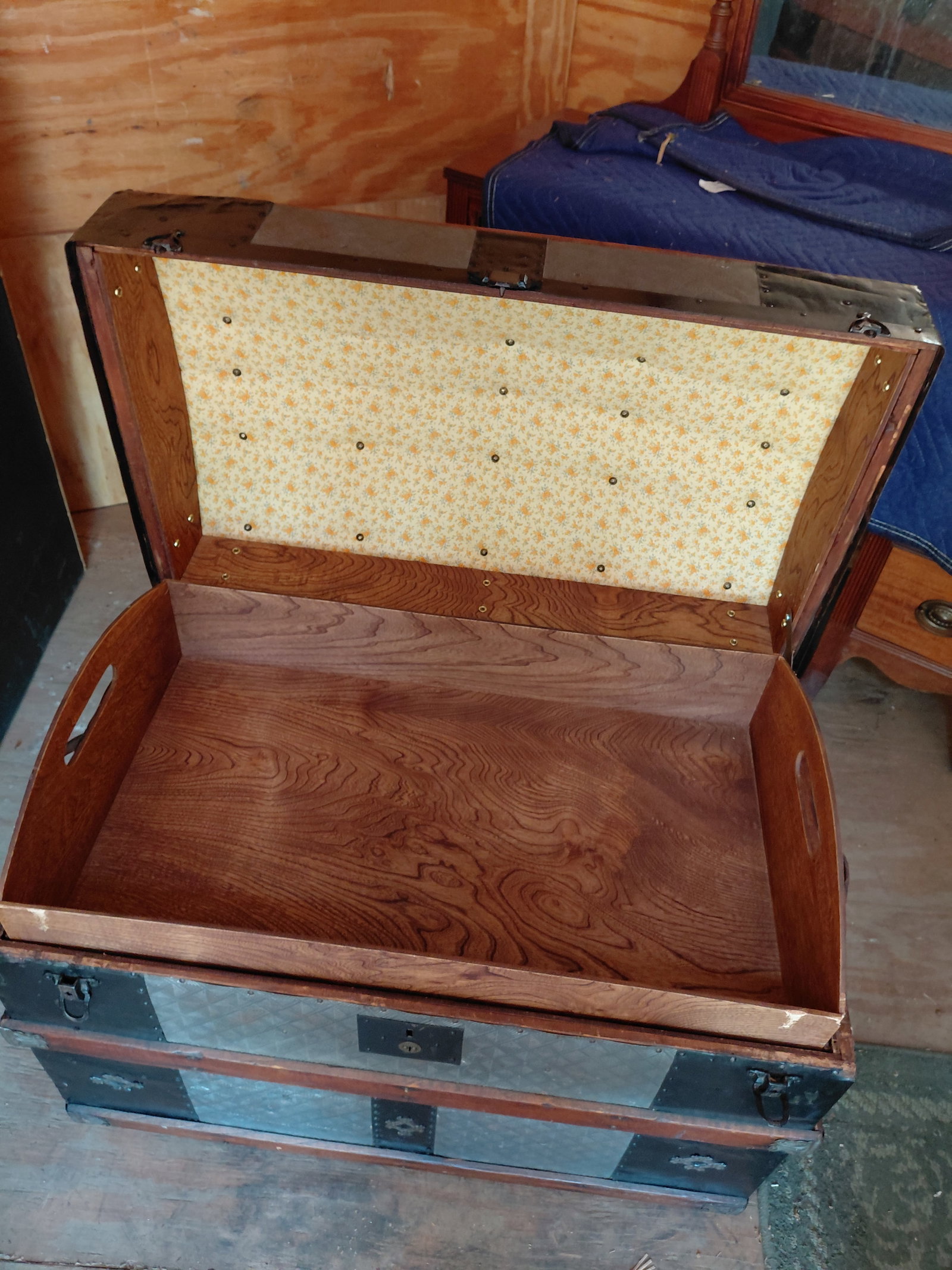 Vintage Refinished Hump Backed Steamer Trunk - 4