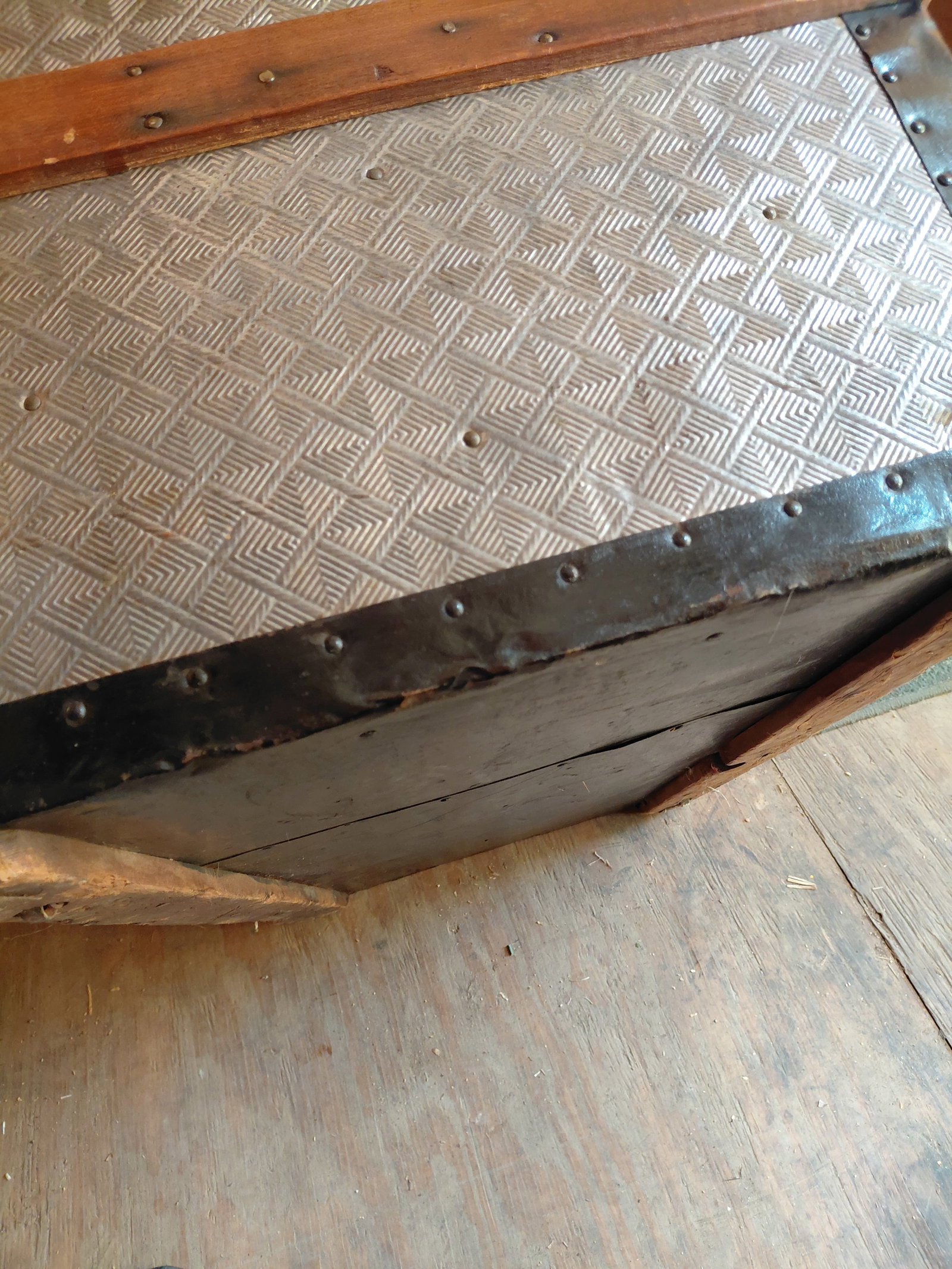 Vintage Refinished Hump Backed Steamer Trunk - 9