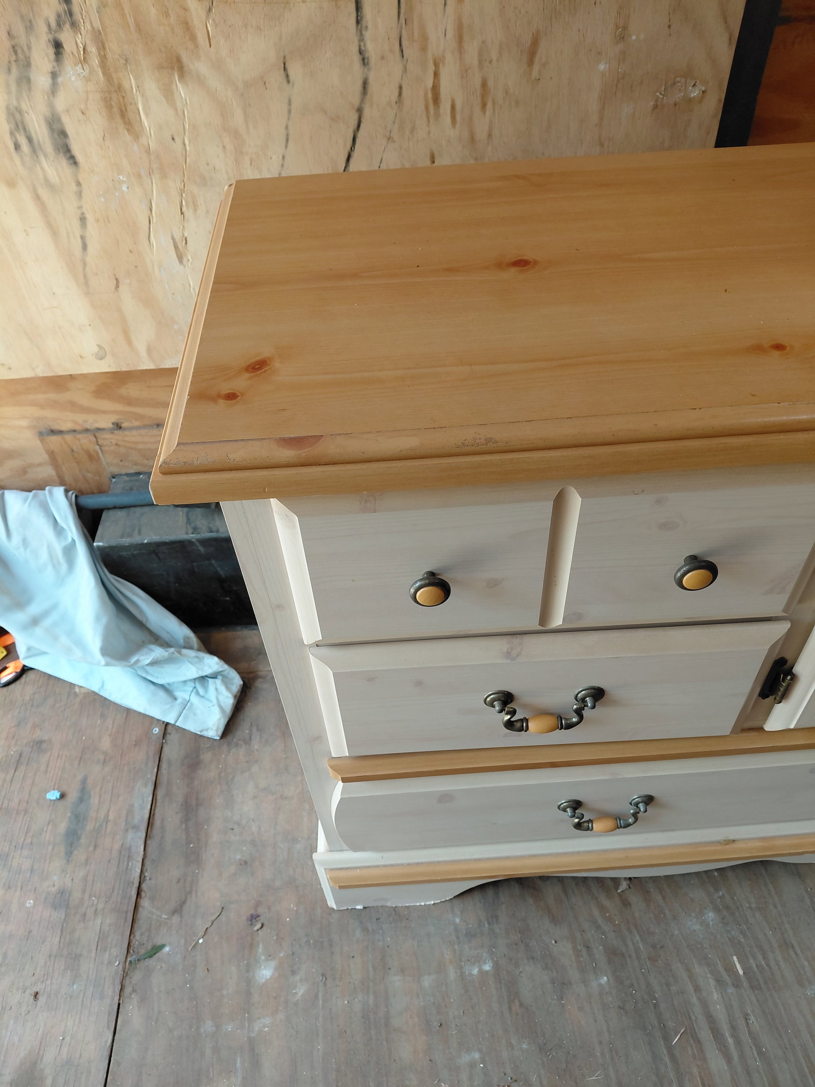 Kathy Ireland Home Dresser / condition issues as seen - 3