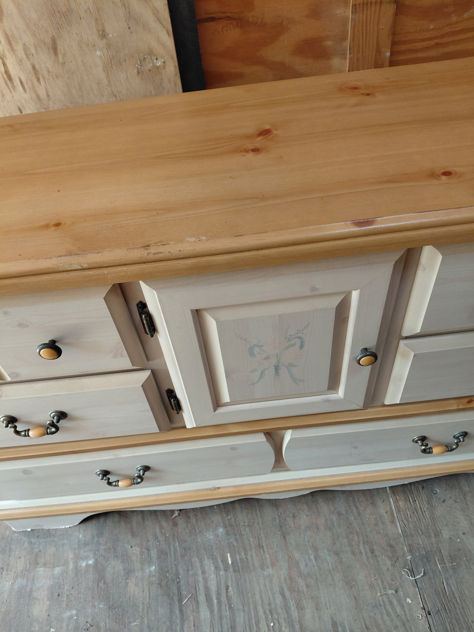 Kathy Ireland Home Dresser / condition issues as seen - 4