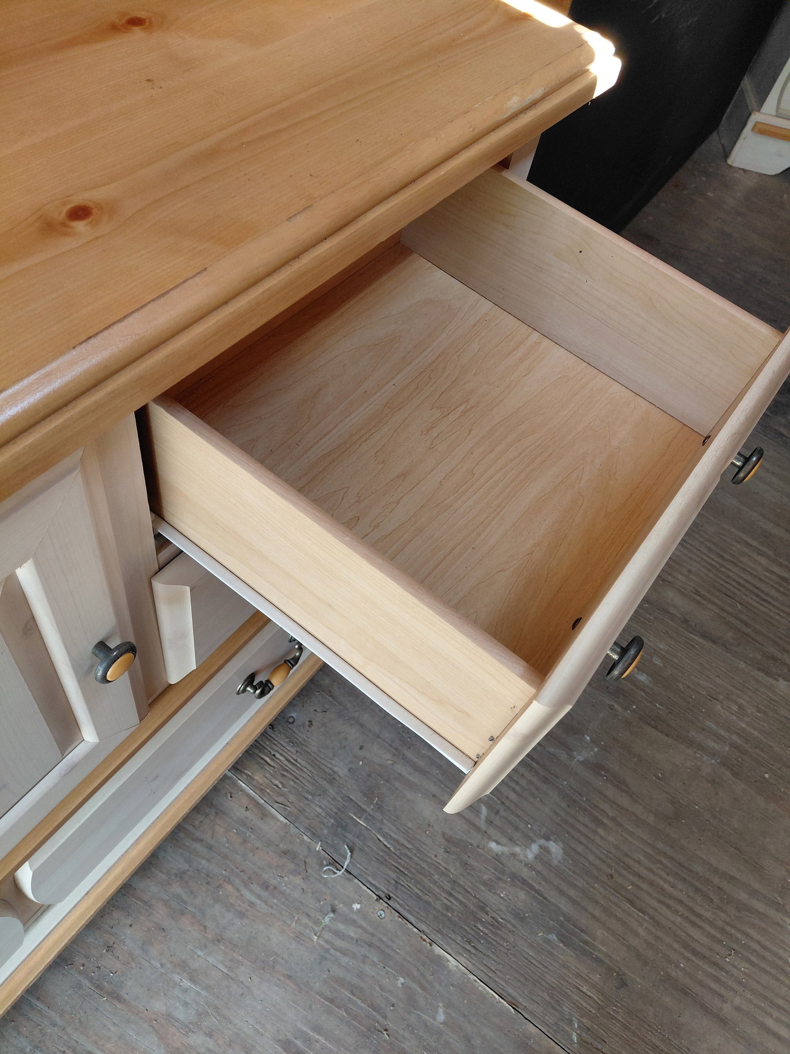 Kathy Ireland Home Dresser / condition issues as seen - 7
