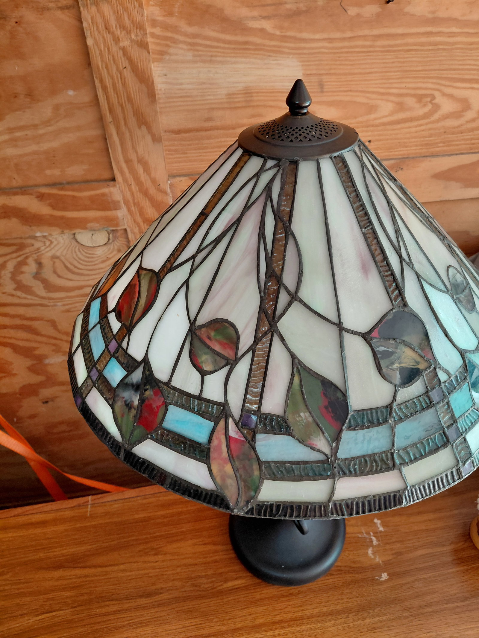 Pair of NEW Tiffany Style Lamps / Resin Shades - 4