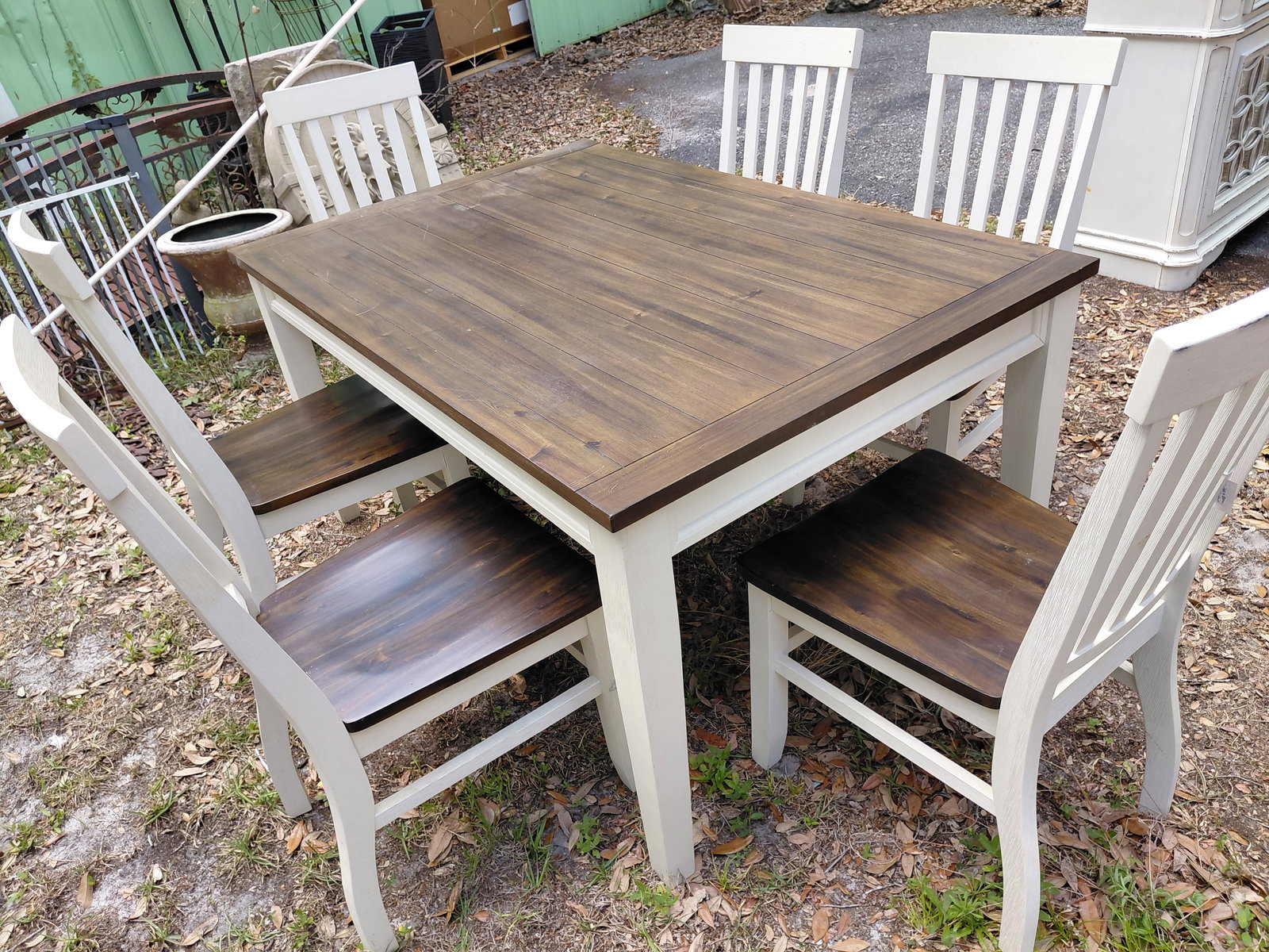 Rustic Farmhouse Table and 6 Chairs / paid over $400 / as seen - 4