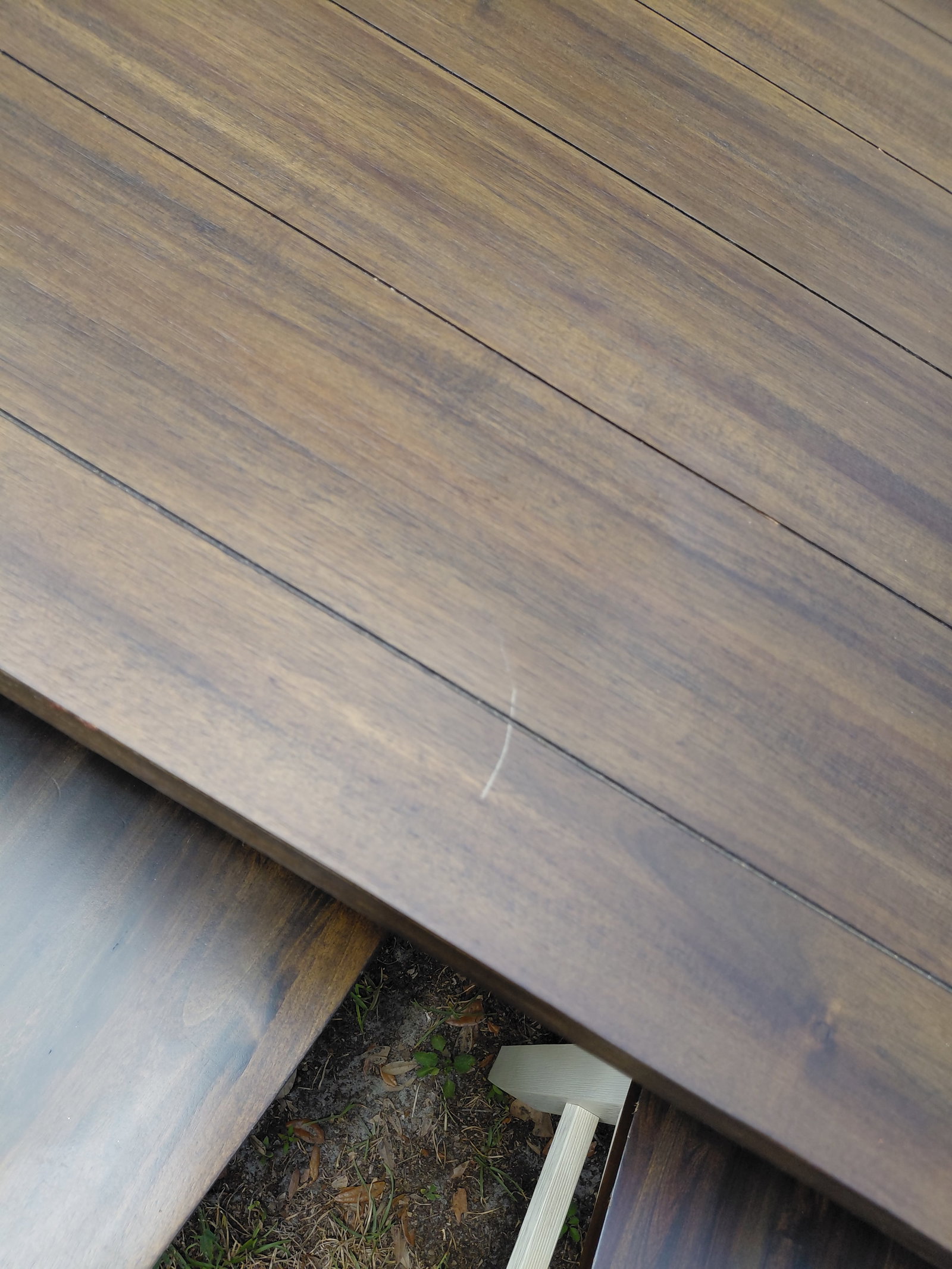 Rustic Farmhouse Table and 6 Chairs / paid over $400 / as seen - 6