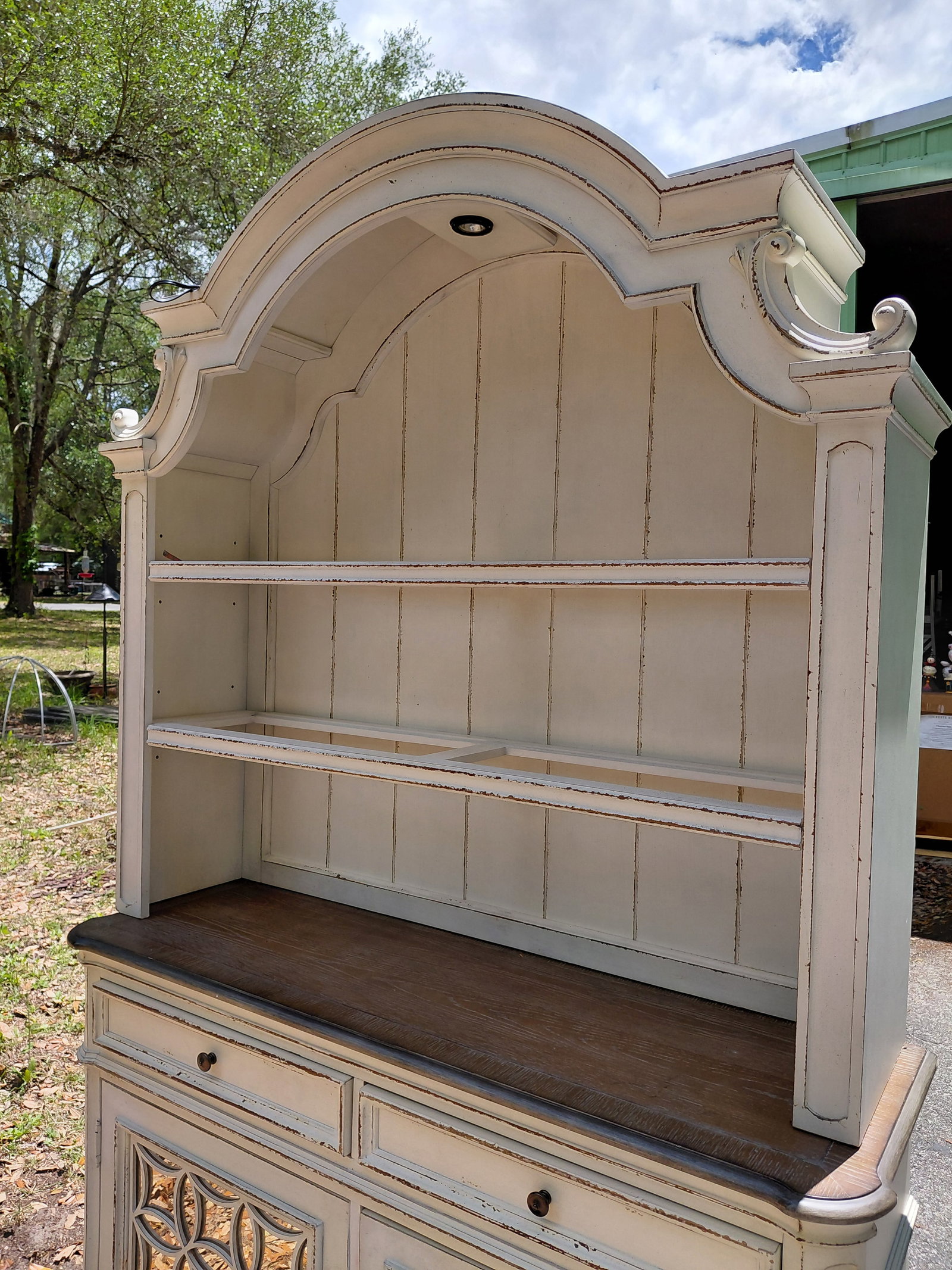 Large Rustic Farm Hutch / Missing Glass Shelves in upper part / as seen - 3