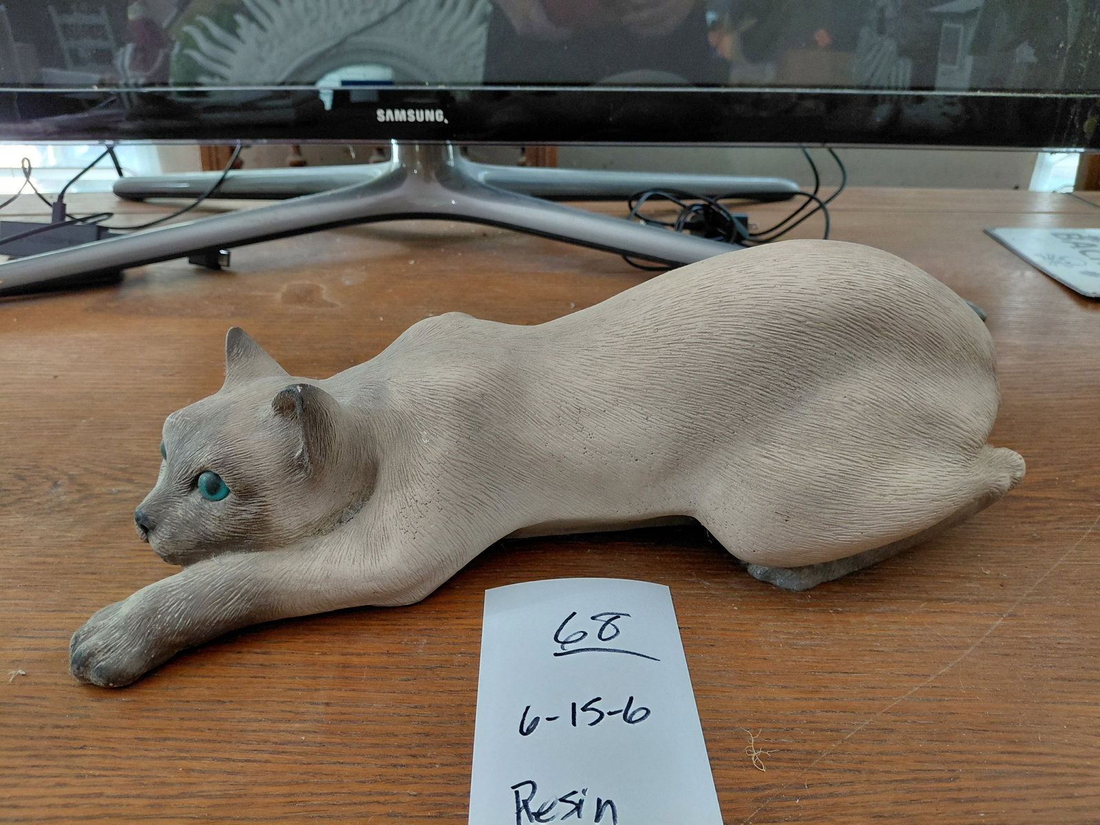 Large Resin Cat Statue: Large Resin Cat Statue