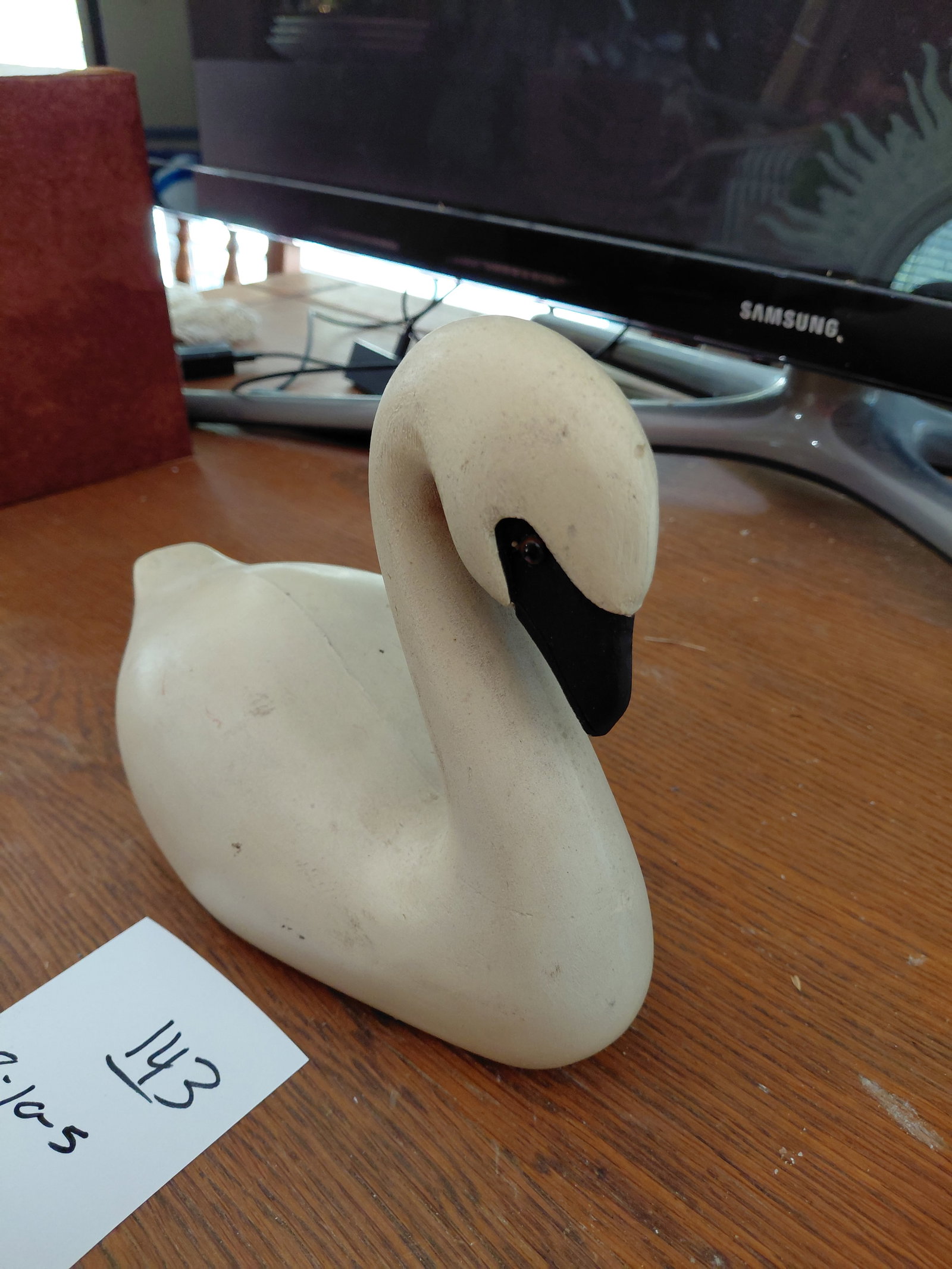 Resin Swan Statue - 3