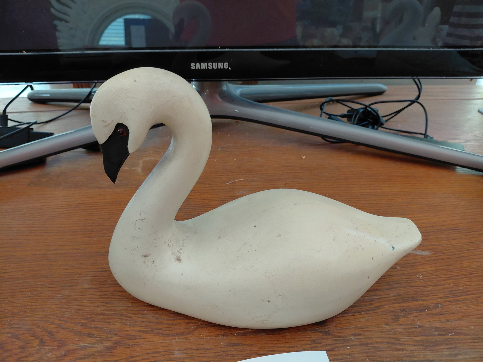 Resin Swan Statue - 4