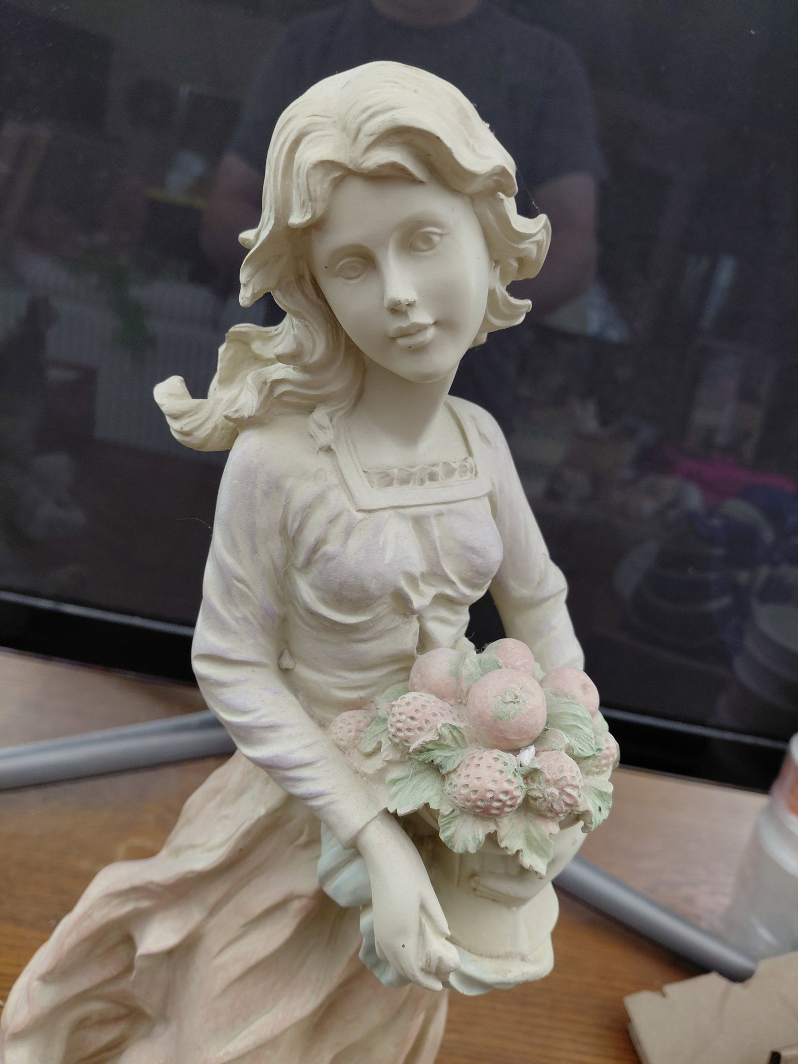Resin Statue Girl with Flowers - 3