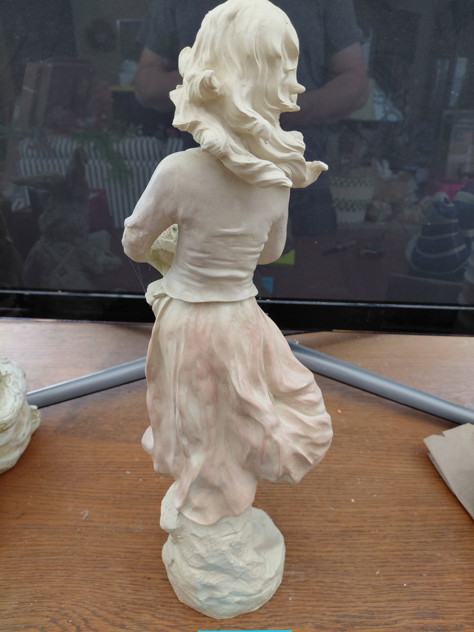 Resin Statue Girl with Flowers - 4