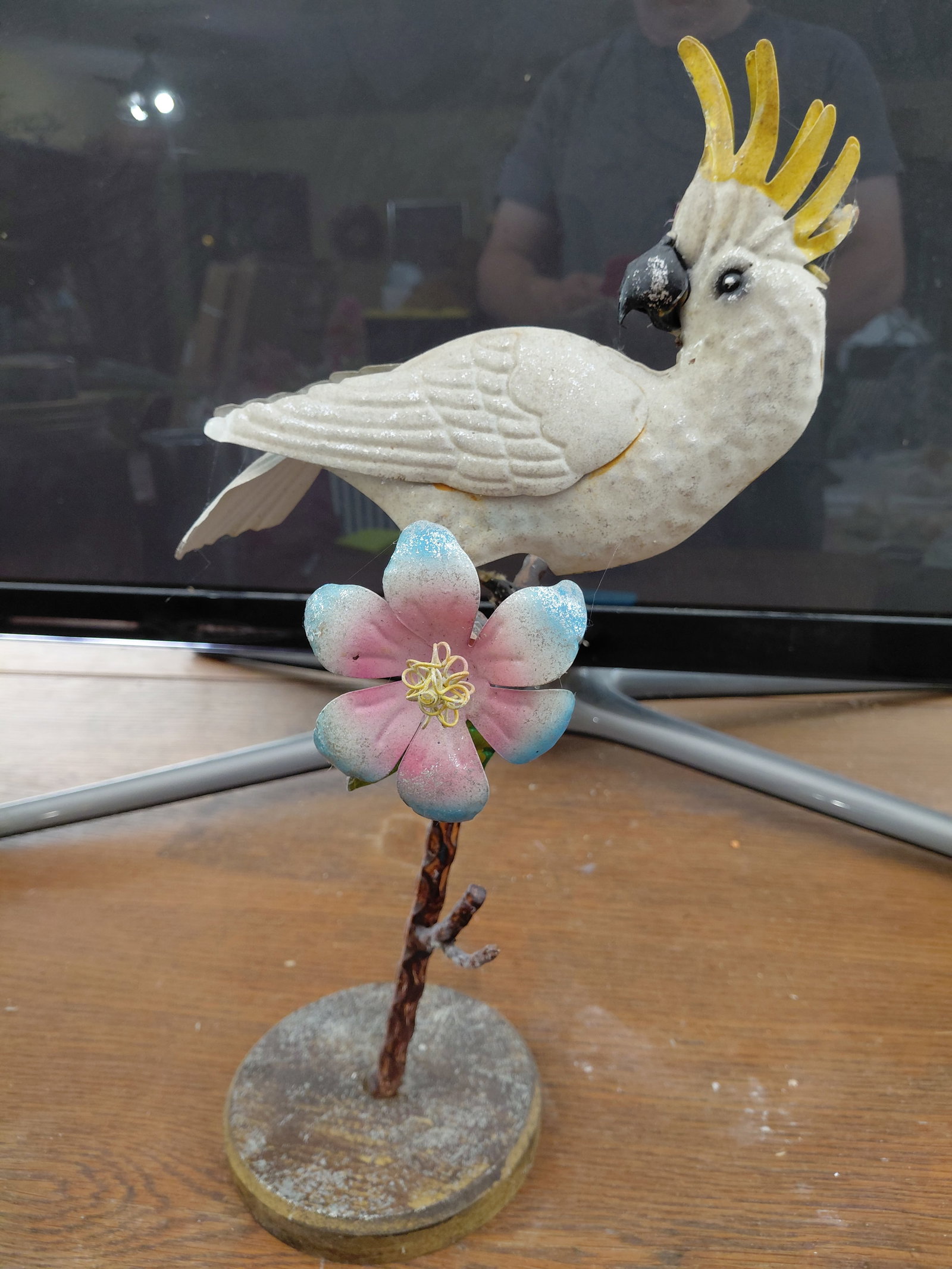 Metal Cockatoo Bird Statue: Metal Cockatoo Bird Statue