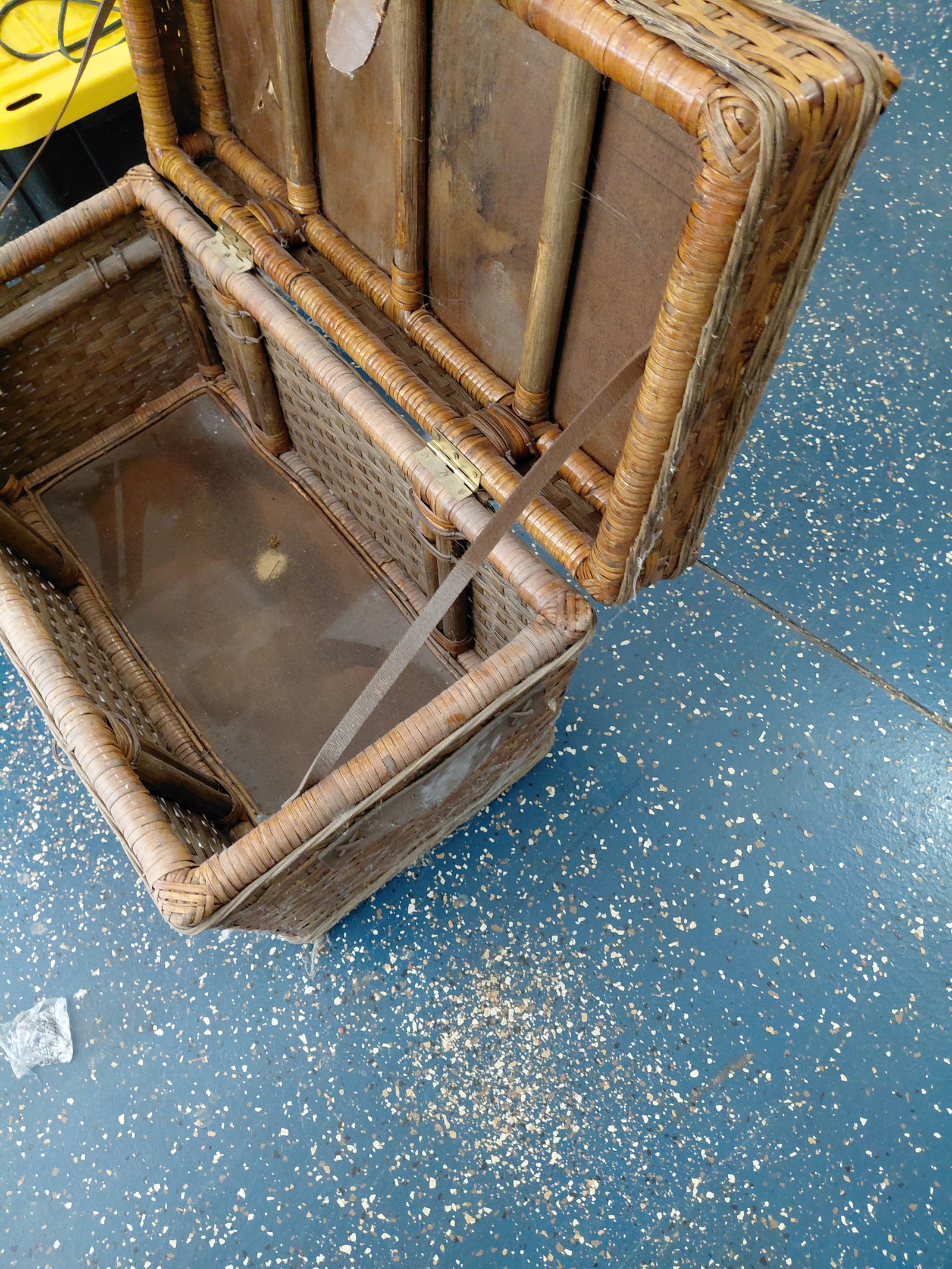 Large Wicker Trunk with Leather Handles - 5