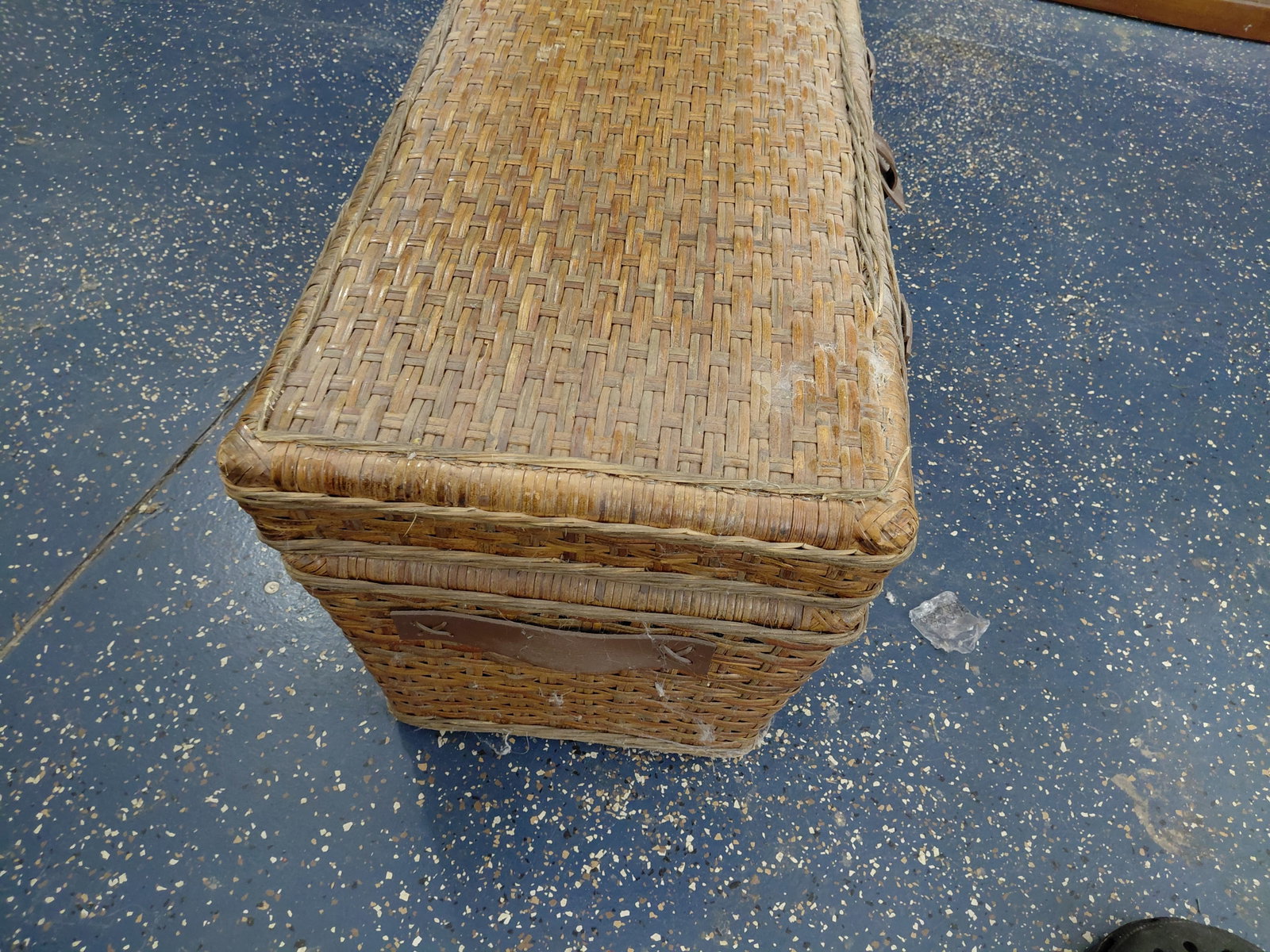 Large Wicker Trunk with Leather Handles - 7