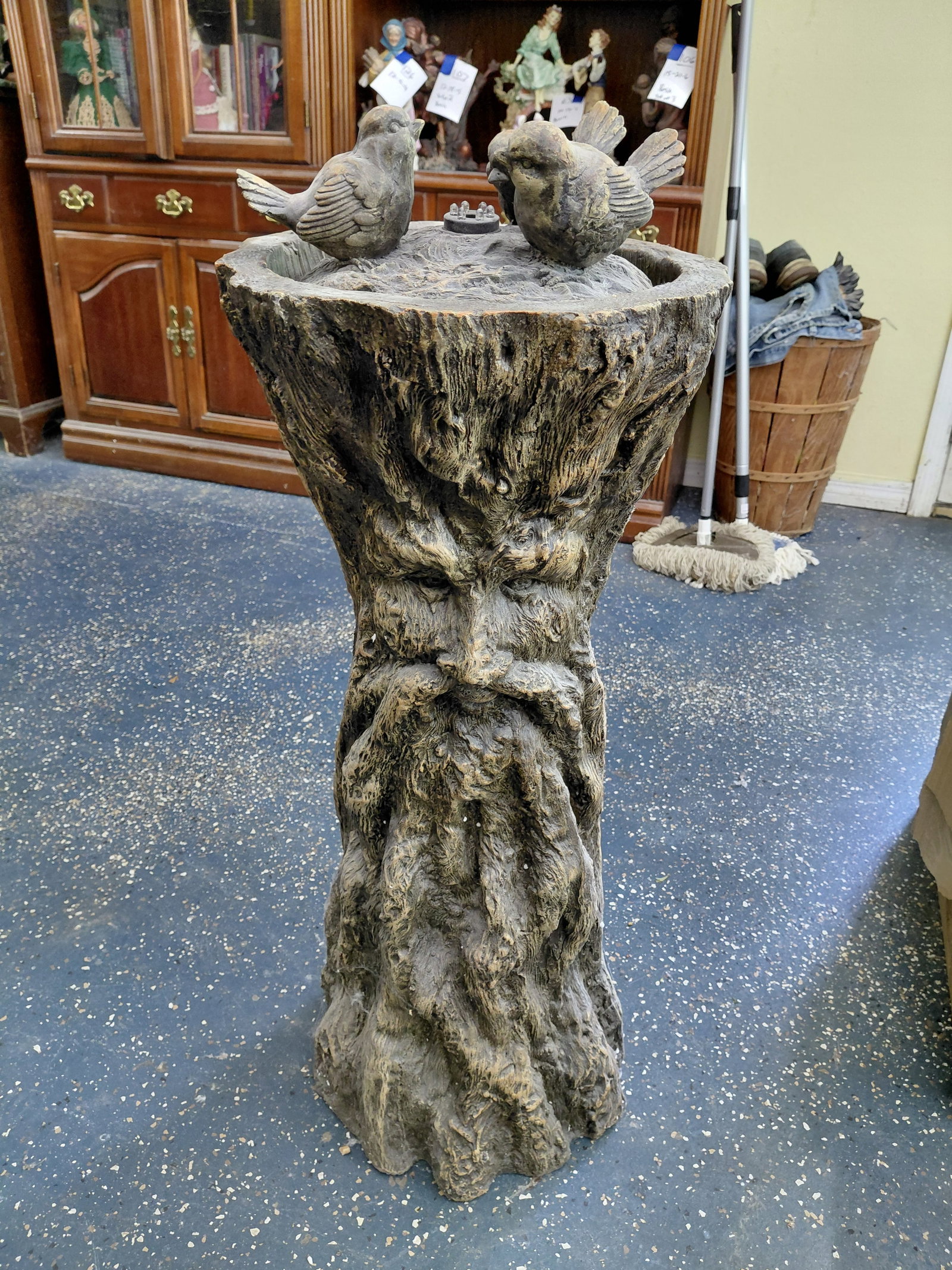 NEW Tree Trunk Water Fountain / Missing plug for light feature (1 of 7)